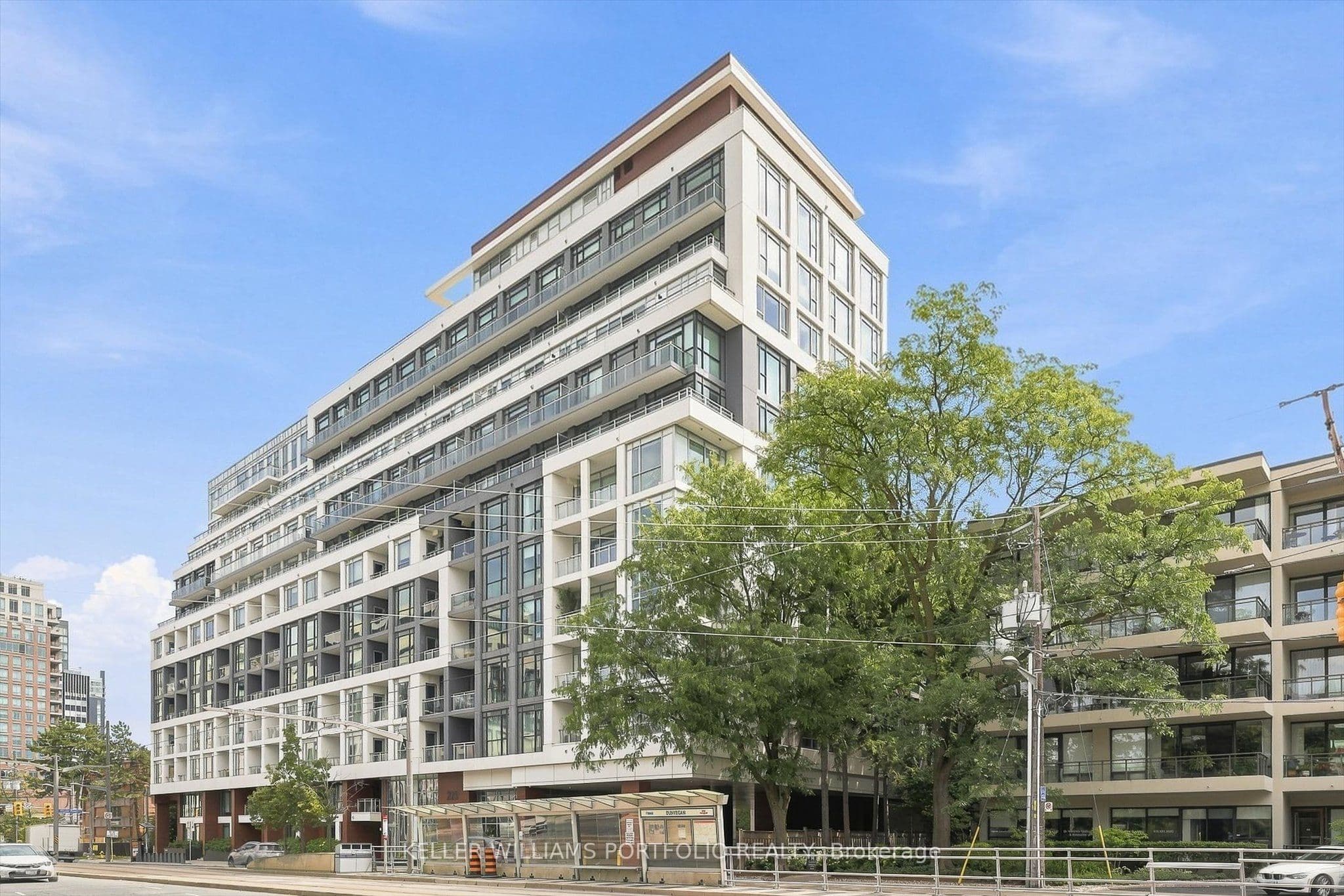 223 St. Clair Avenue W 306, Toronto, ON M4V 0A5