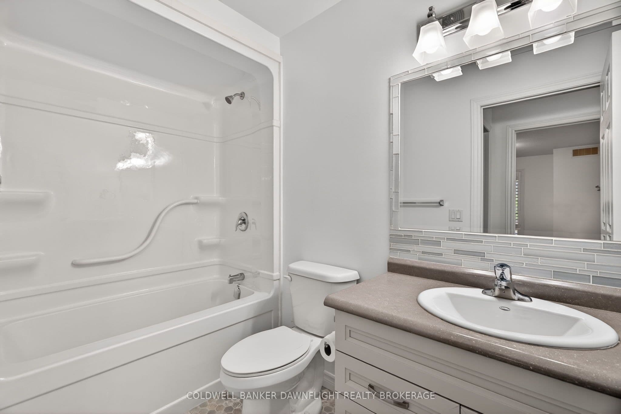 40 Devon Drive, South Huron, ON N0M 1S3