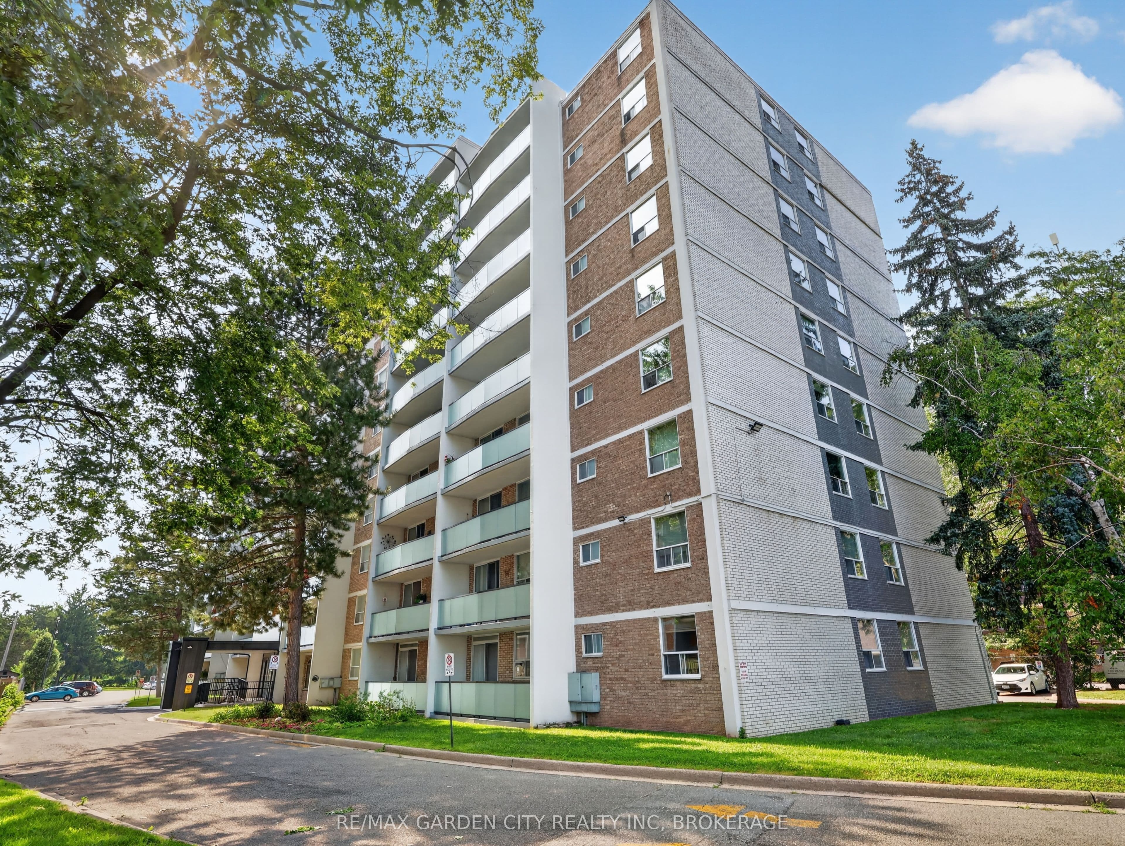 359 Geneva Street 701, St. Catharines, ON L2N 2G5