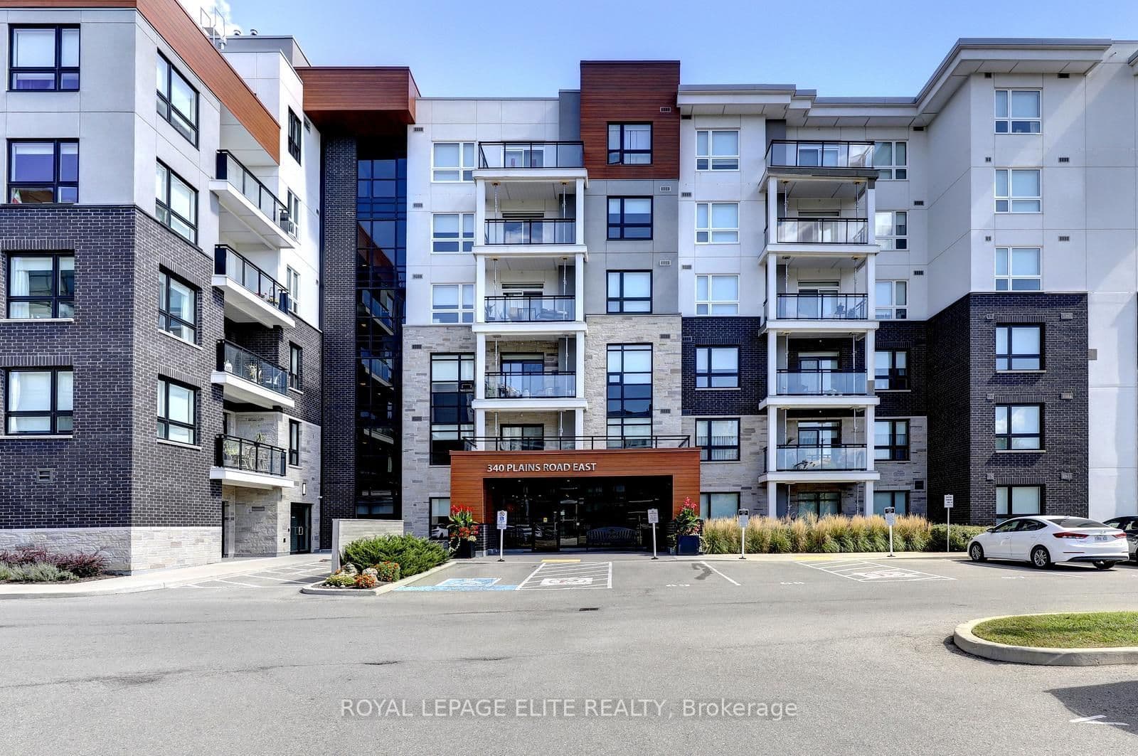 340 Plains Road E 303, Burlington, ON L7T 2C8