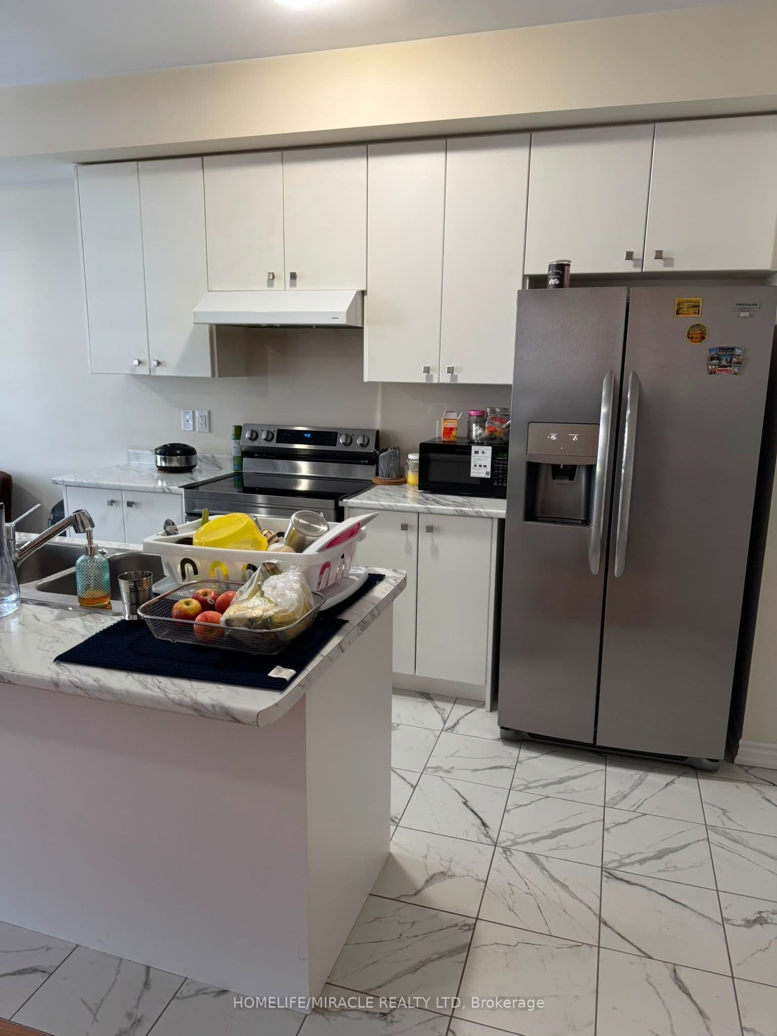 6660 Kennedy Road 203, Mississauga, ON L5T 2M9