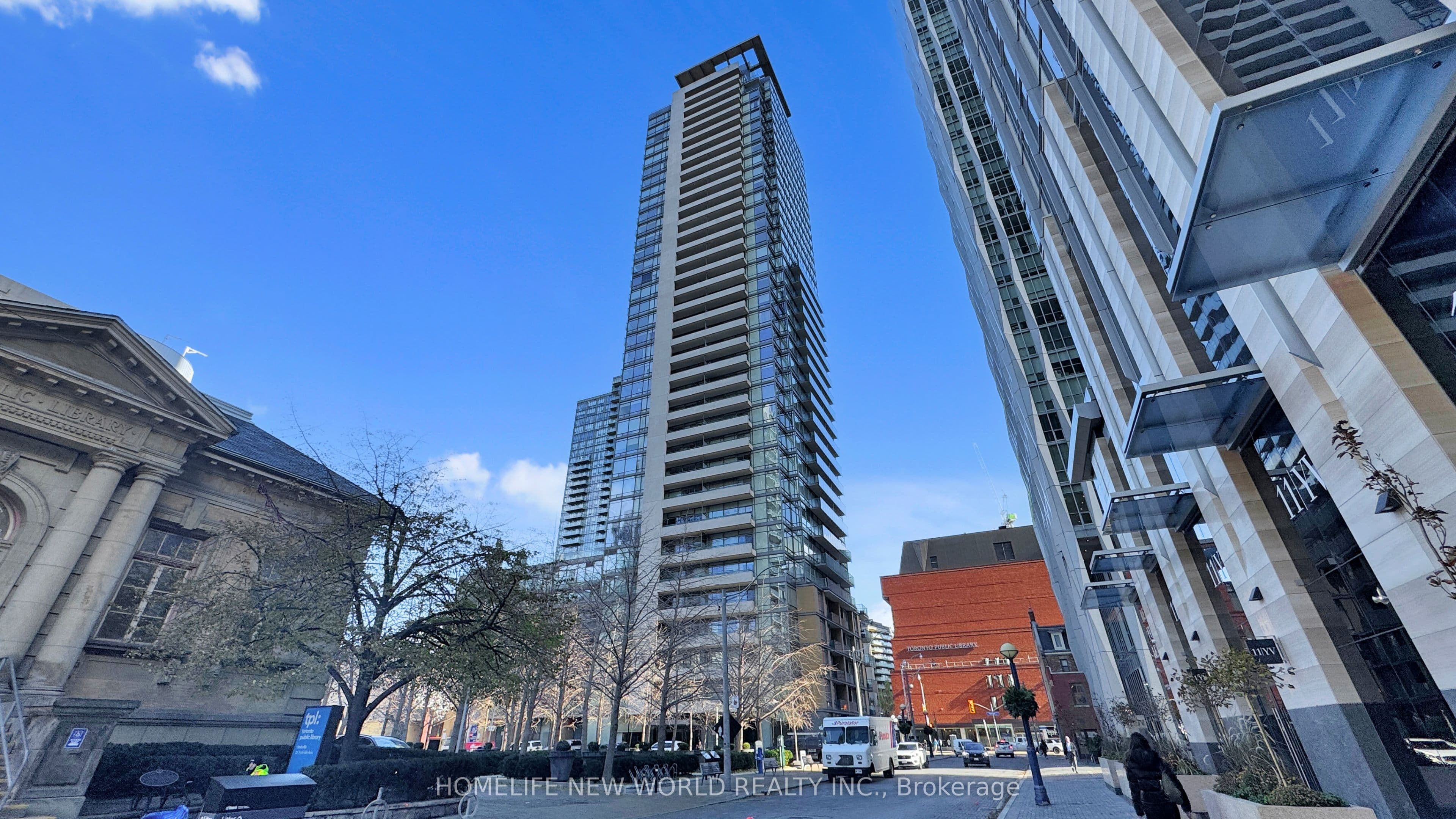 18 Yorkville Avenue 312, Toronto, ON M4W 3Y8