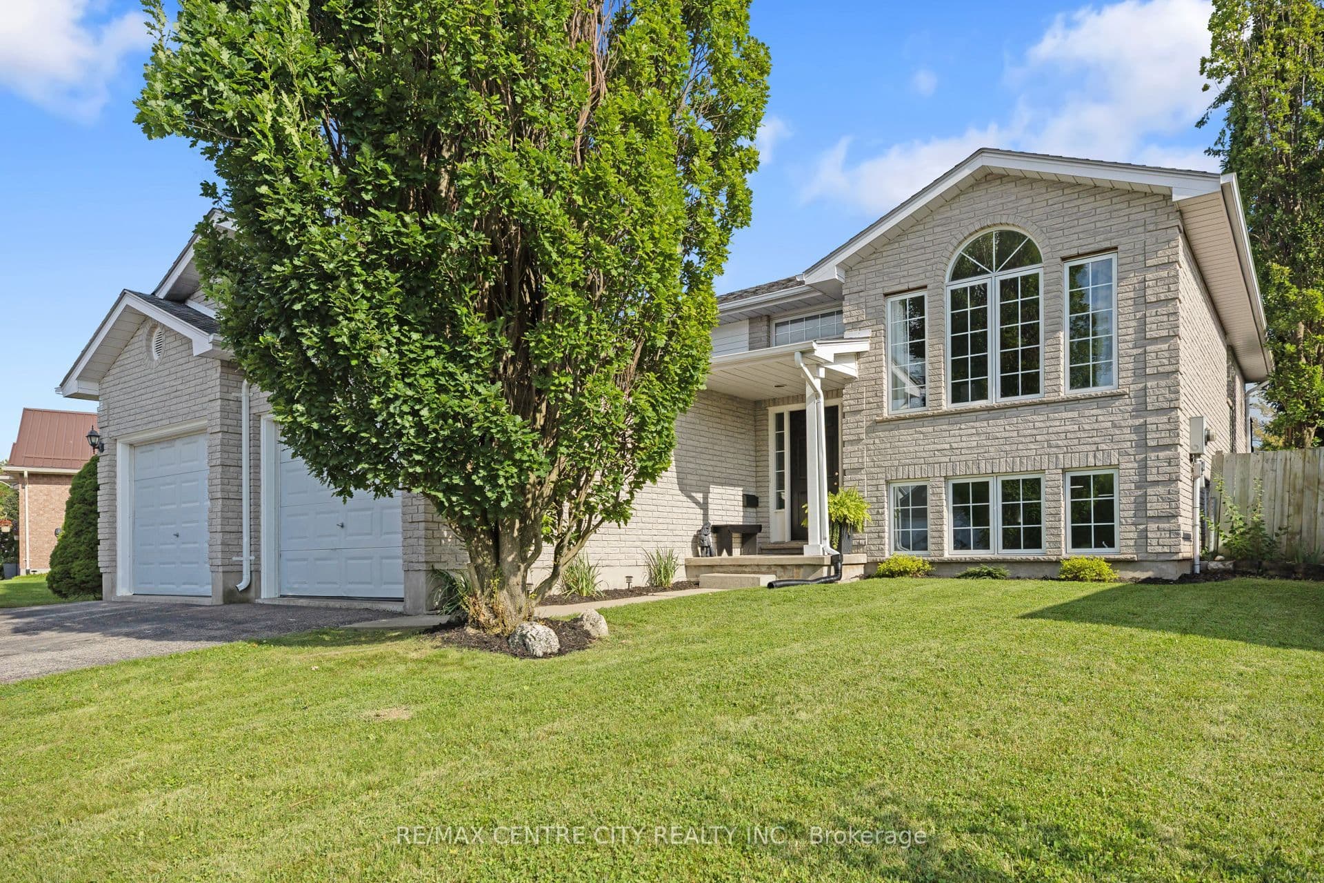 52 Donker Drive, St. Thomas, ON N5P 4J1