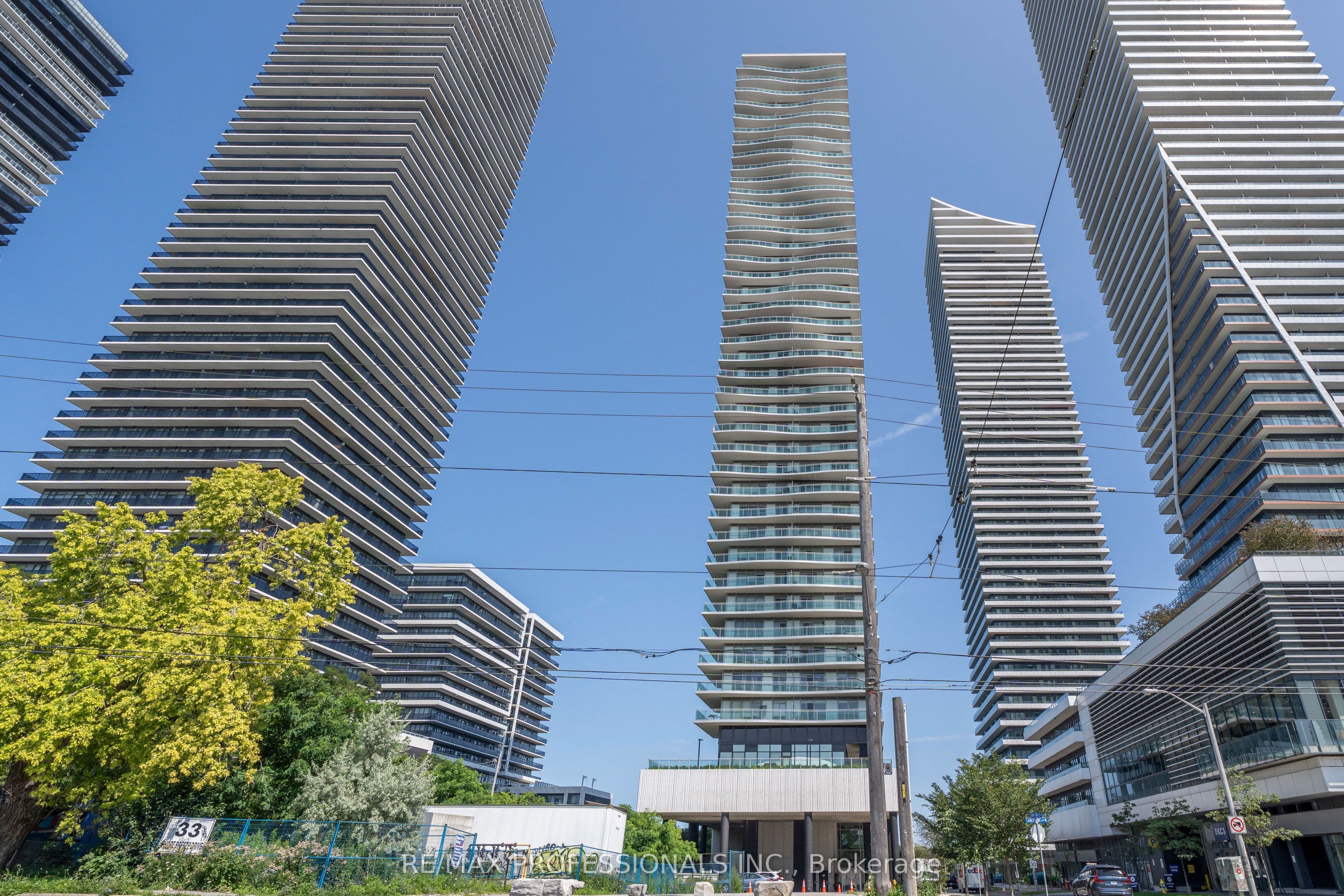 33 Shore Breeze Drive 1904, Toronto, ON M8V 0G1