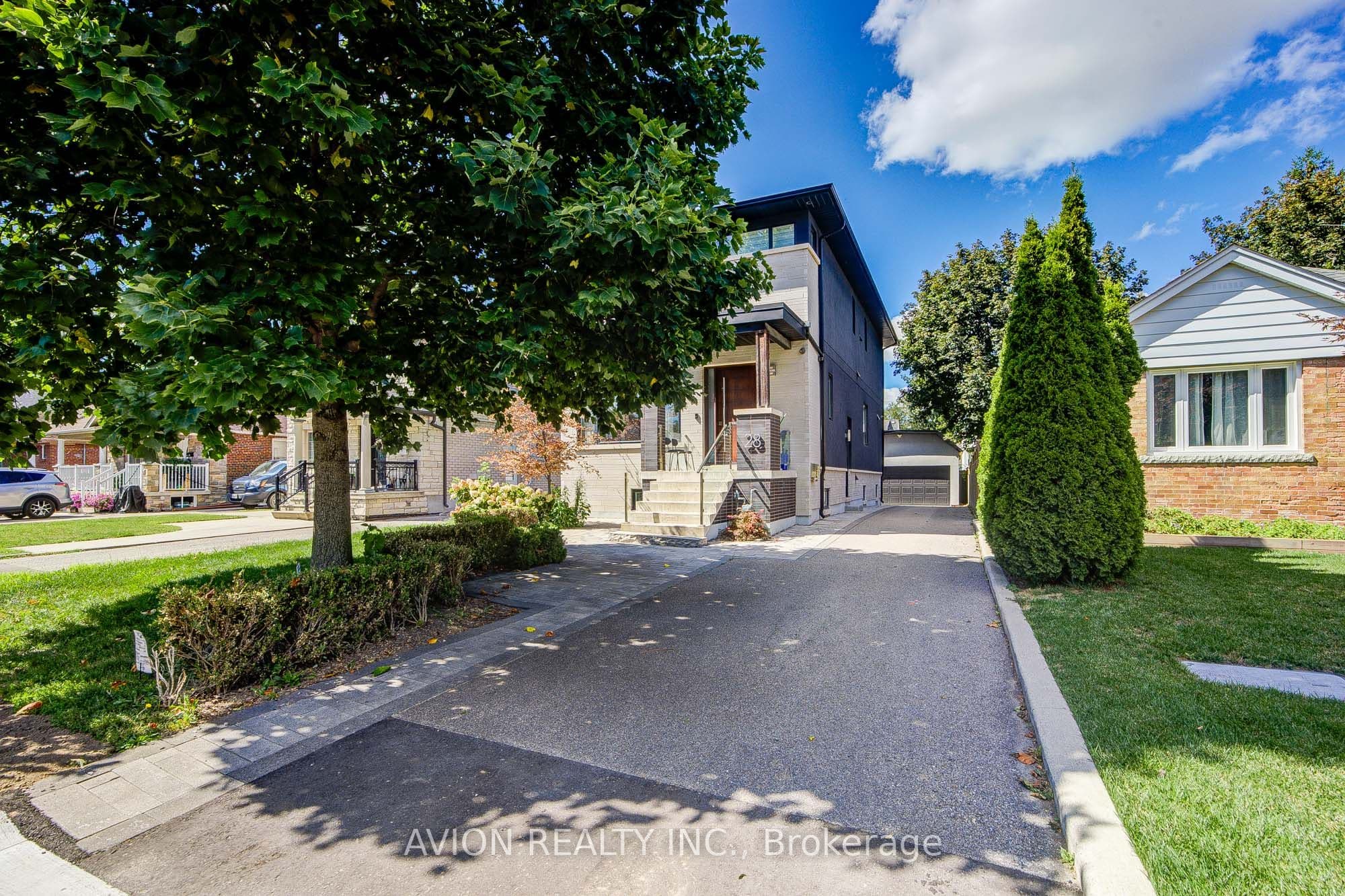 28 Monarchdale Avenue Bsmt, Toronto, ON M6M 2S7