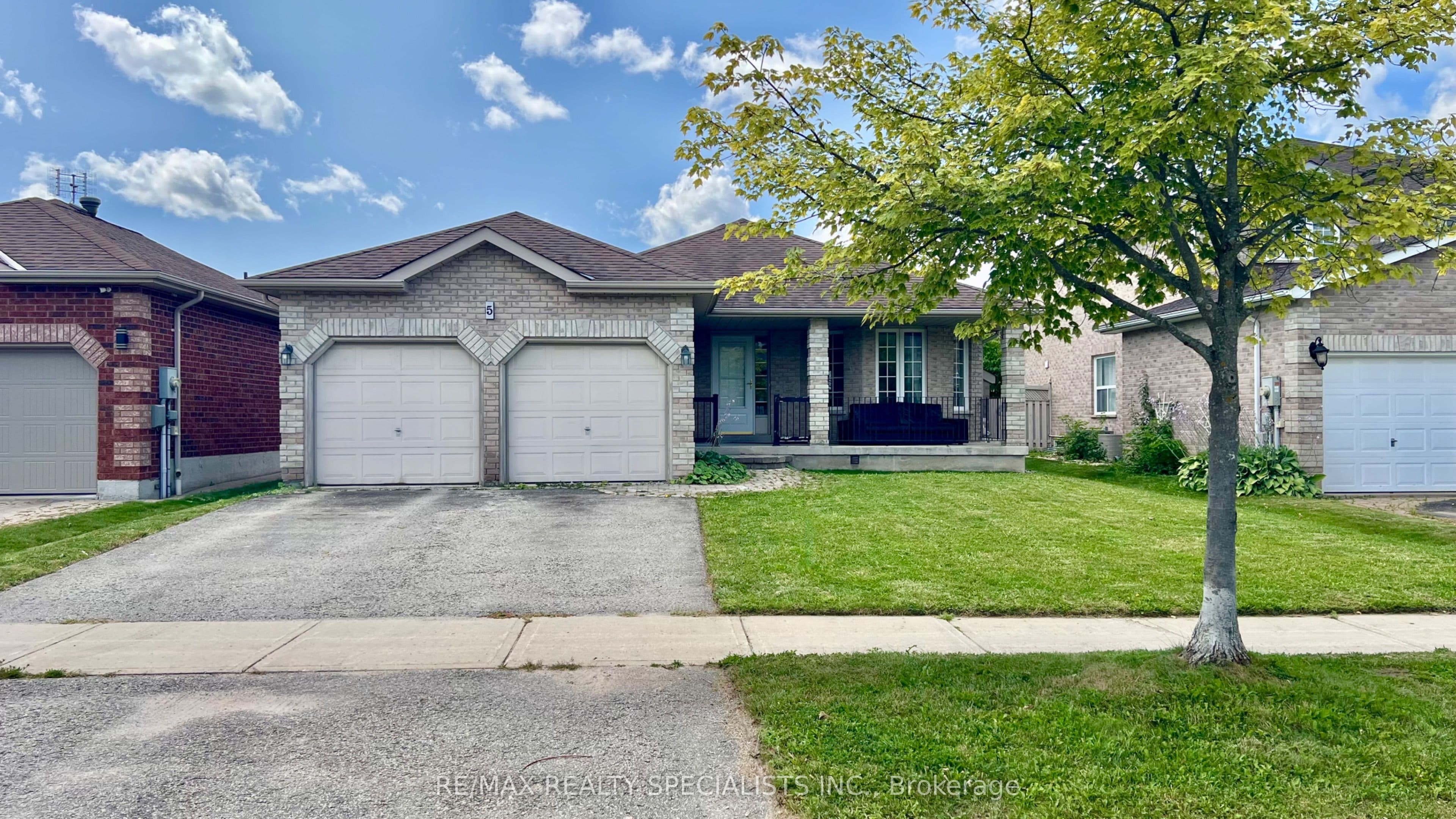 5 Russell Hill Drive, Barrie, ON L4N 0C3