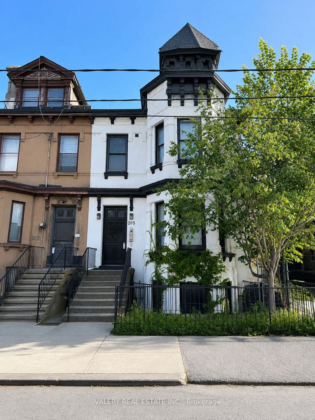 205 Gerrard Street E 3, Toronto, ON M5A 2E7