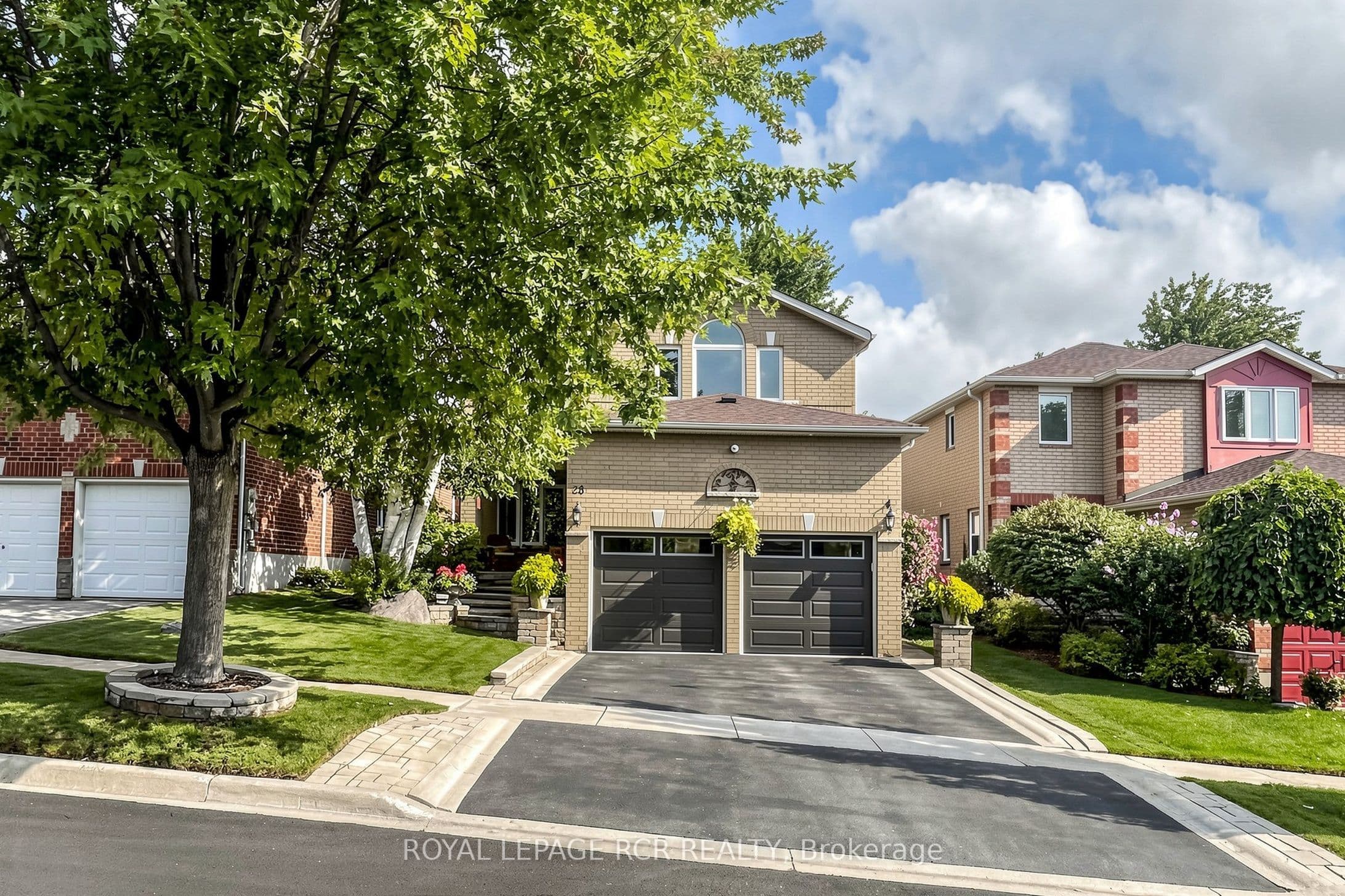 28 Roughley Street, Bradford West Gwillimbury, ON L3Z 3B2