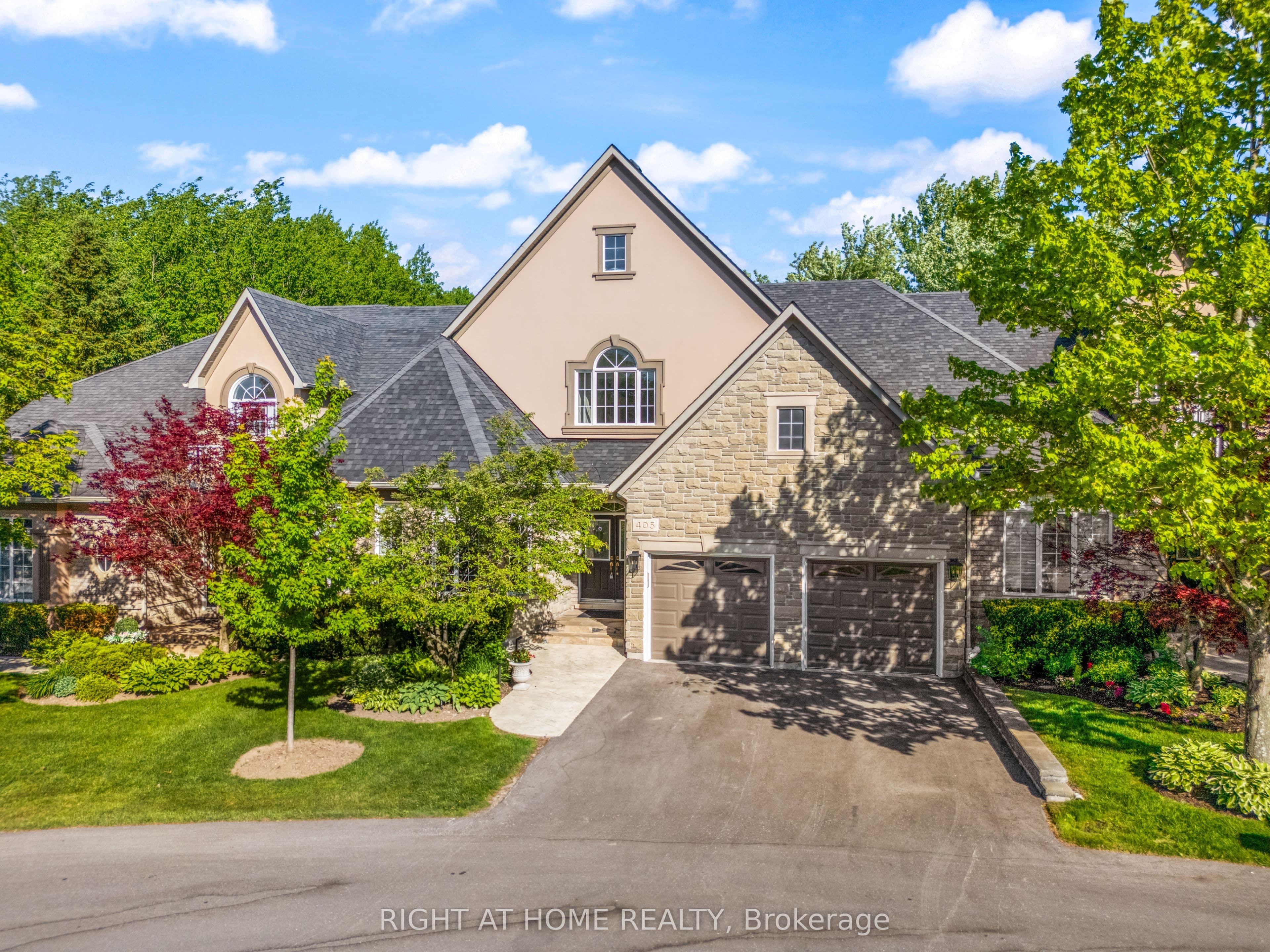 405 Crossing Bridge Place 5B, Aurora, ON L4G 7N1