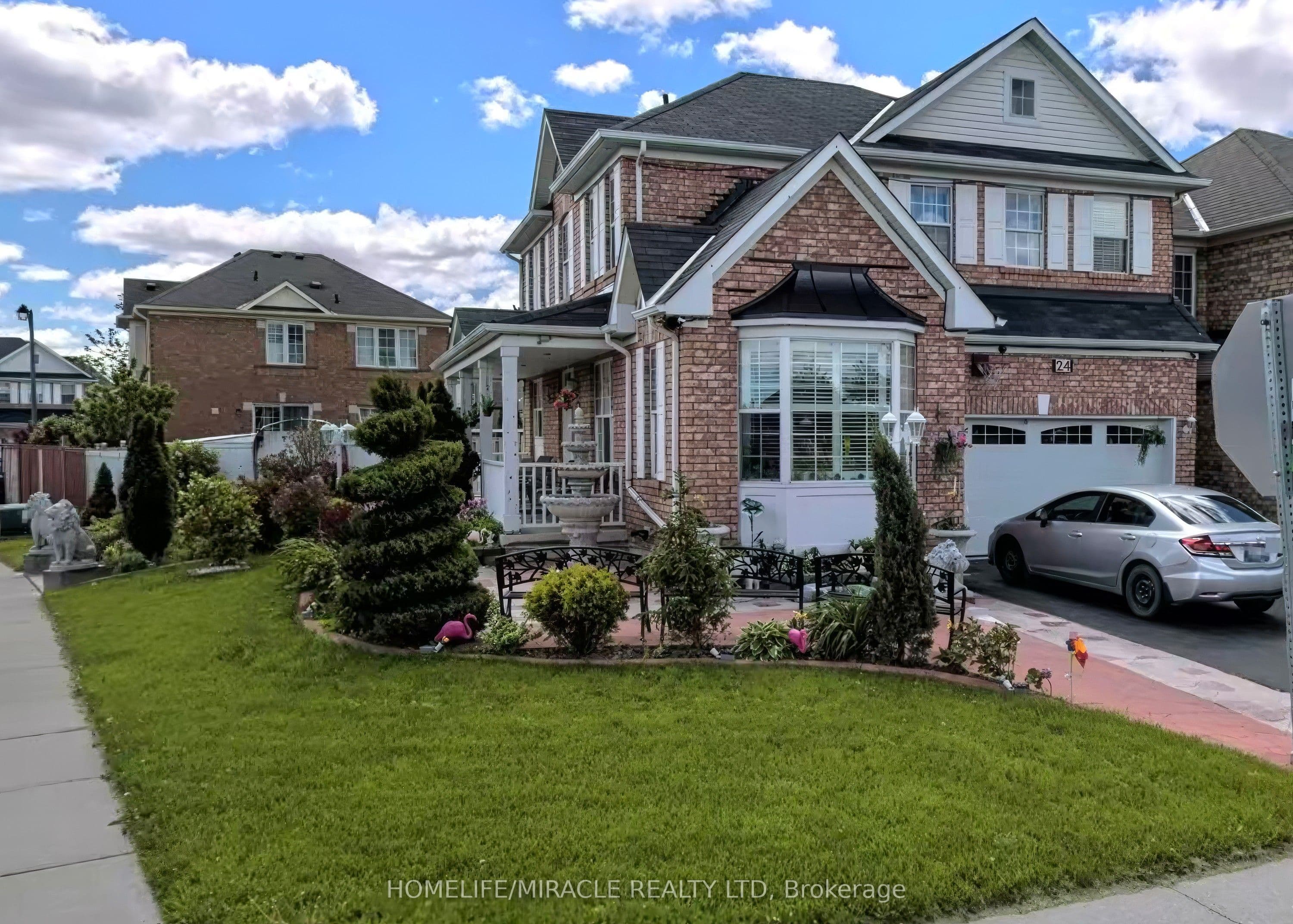 24 Eastway Street, Brampton, ON L6S 0A4