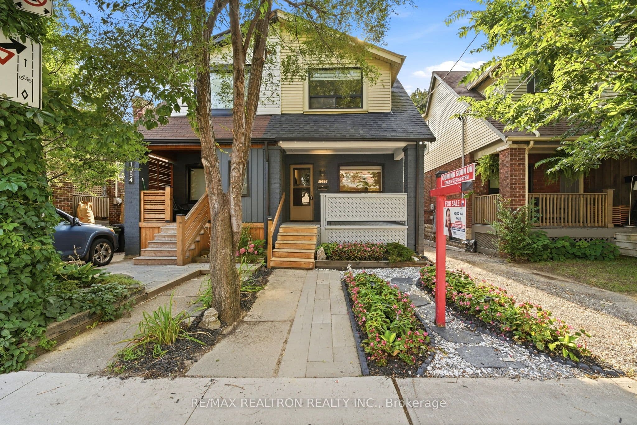 1056 Woodbine Avenue W, Toronto, ON M4C 4C5