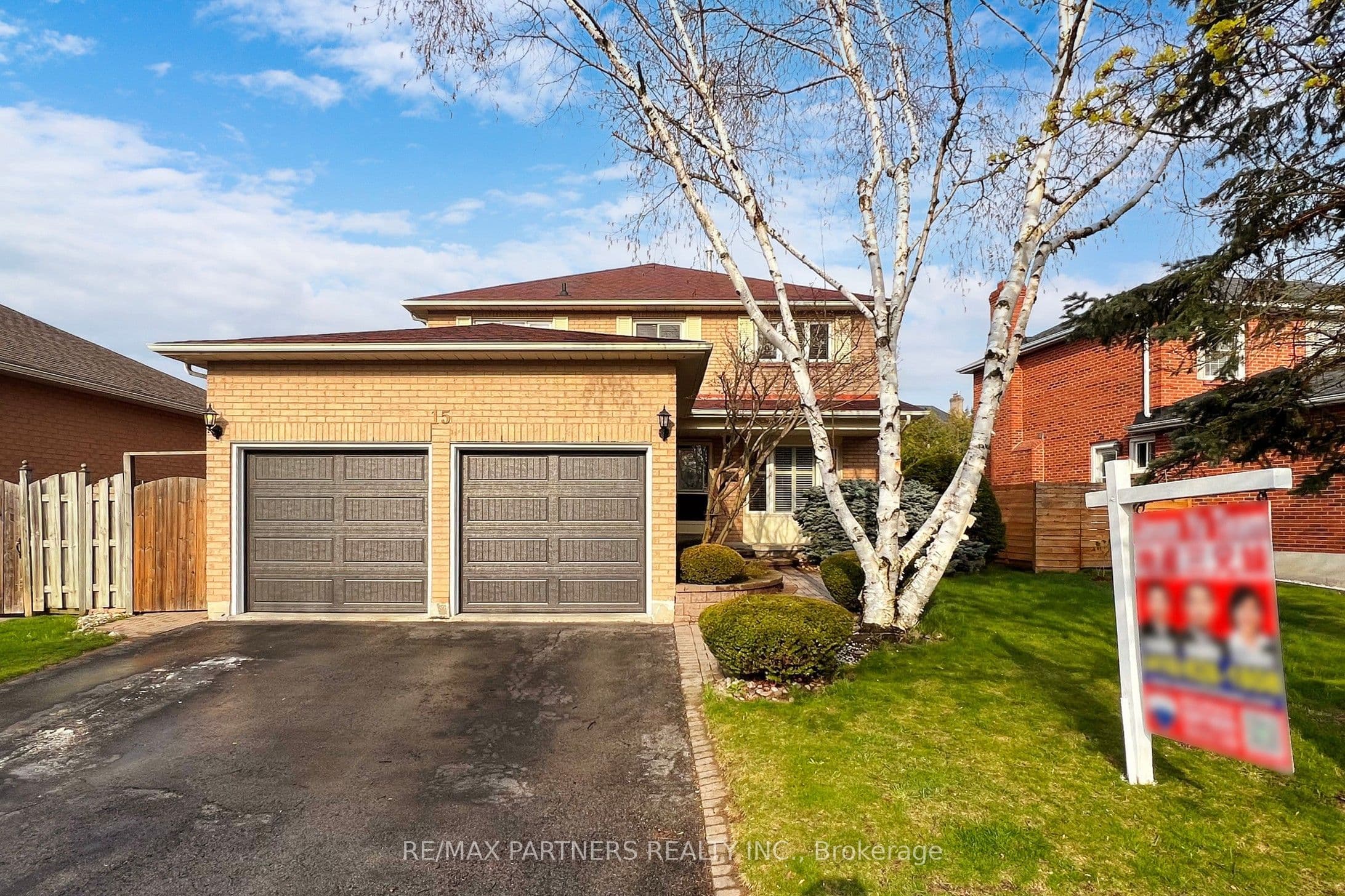 15 Ribblesdale Drive, Whitby, ON L1N 6Z3