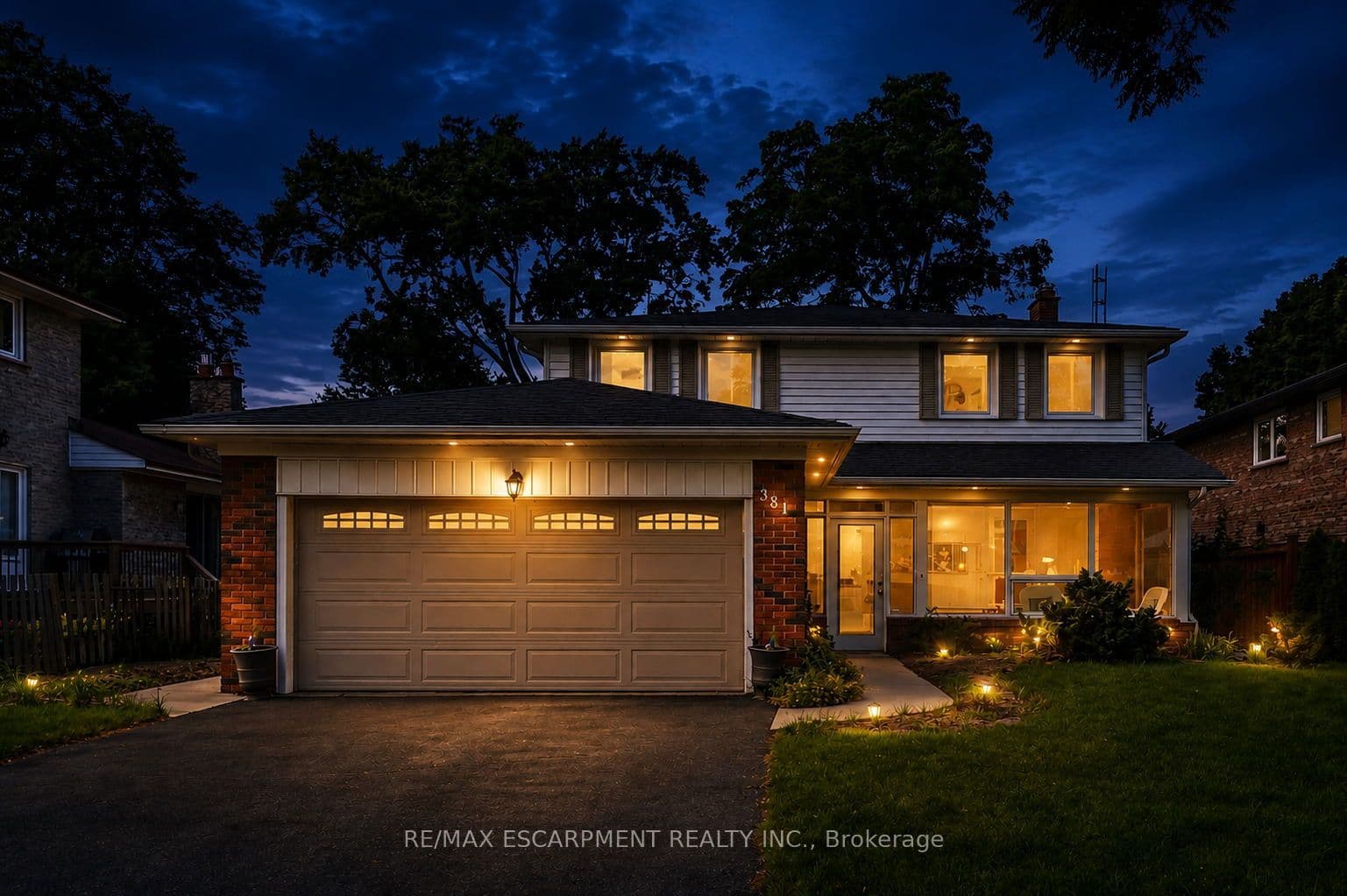 381 Clarksville Court, Mississauga, ON L5A 1G7