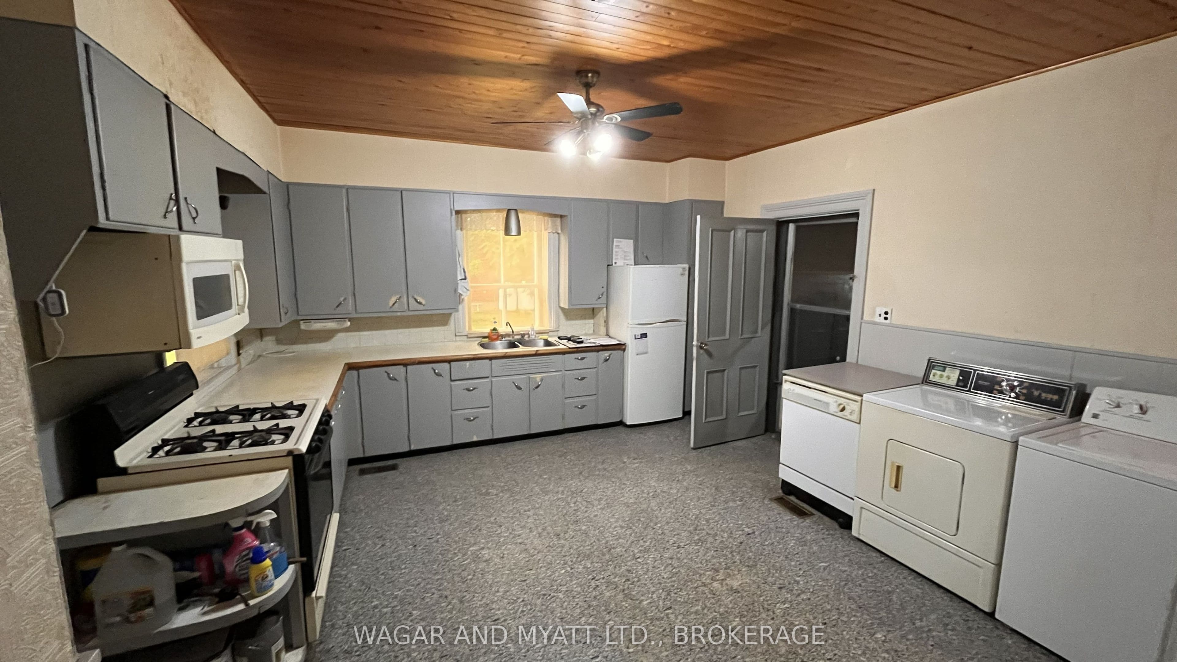 226 CAMDEN Road, Greater Napanee, ON K7R 1E3