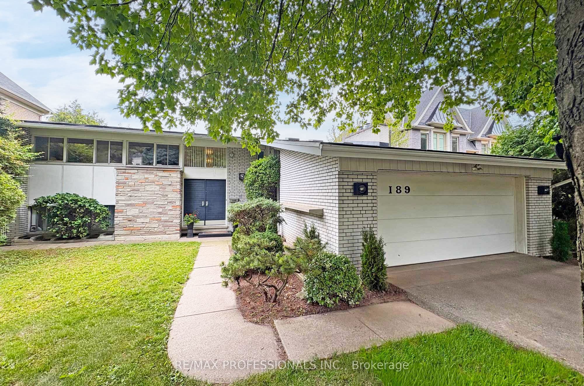 189 Edenbridge Drive, Toronto, ON M9A 3G7