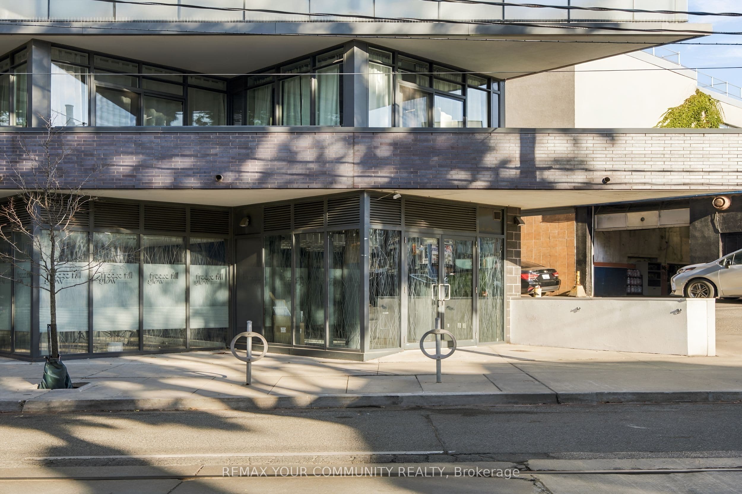 36 Howard Park Avenue 145, Toronto, ON M6R 0A5