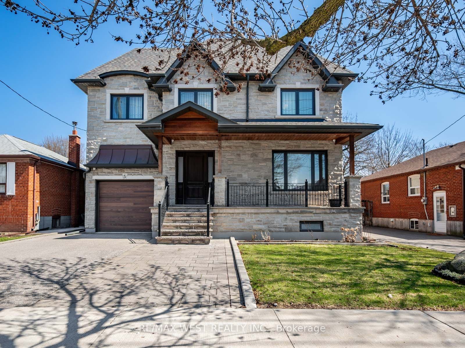 5 Paula Boulevard, Toronto, ON M8W 4B5