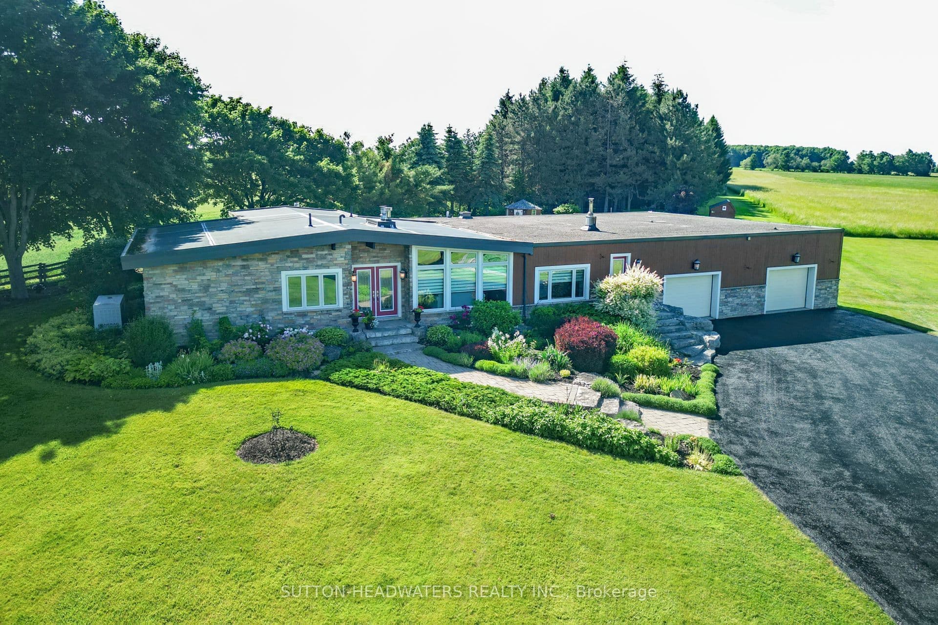 064349 County Rd 3, East Garafraxa, ON L9W 7J5