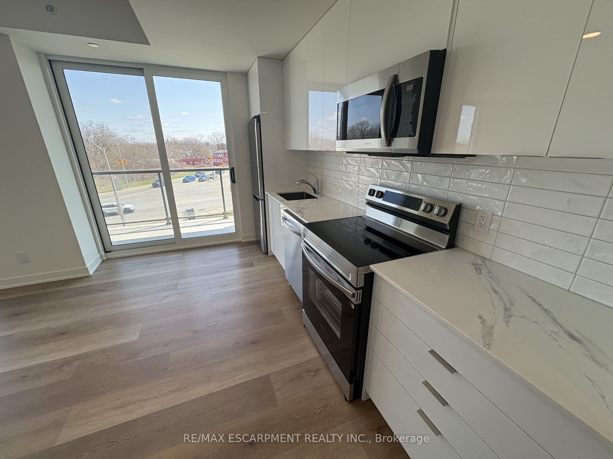 33 Erie Avenue 307, Brantford, ON N3S 2E7