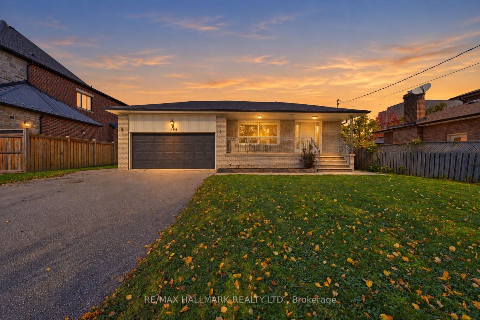 198 Weldrick Road W, Richmond Hill, ON L4C 3V3