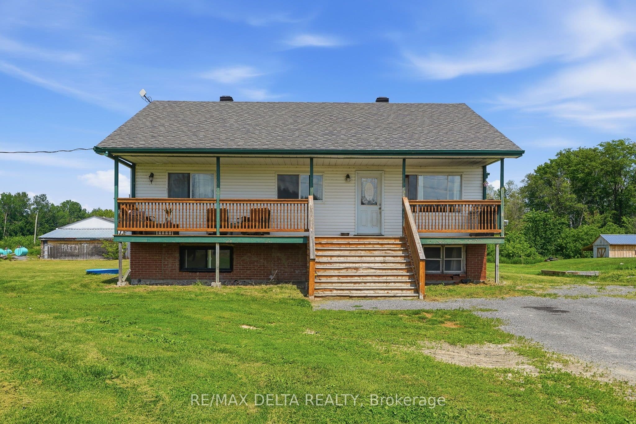 1553 du Lac Road, Clarence-Rockland, ON K0A 3N0