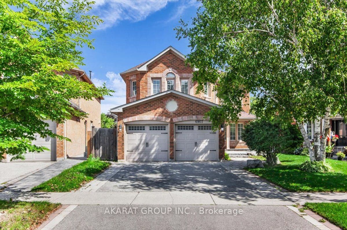 6907 Gracefield Drive, Mississauga, ON L5N 6T7