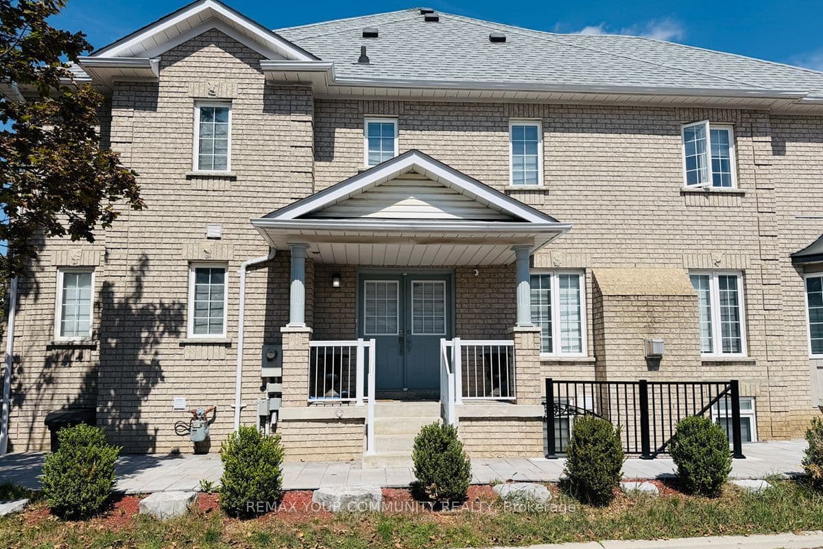 15 Benjamin Hood Crescent, Vaughan, ON L4K 5M3