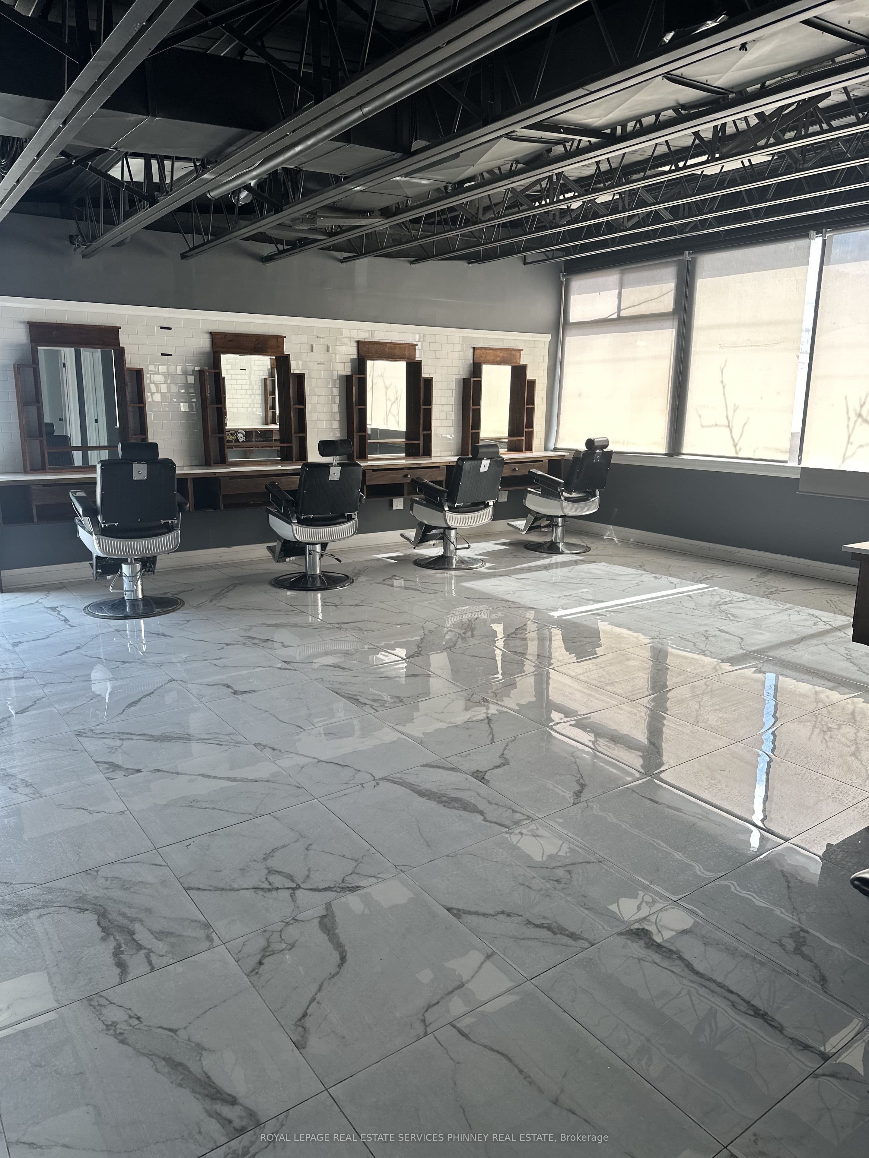112 Lakeshore Road E 2, Mississauga, ON L5G 1E3