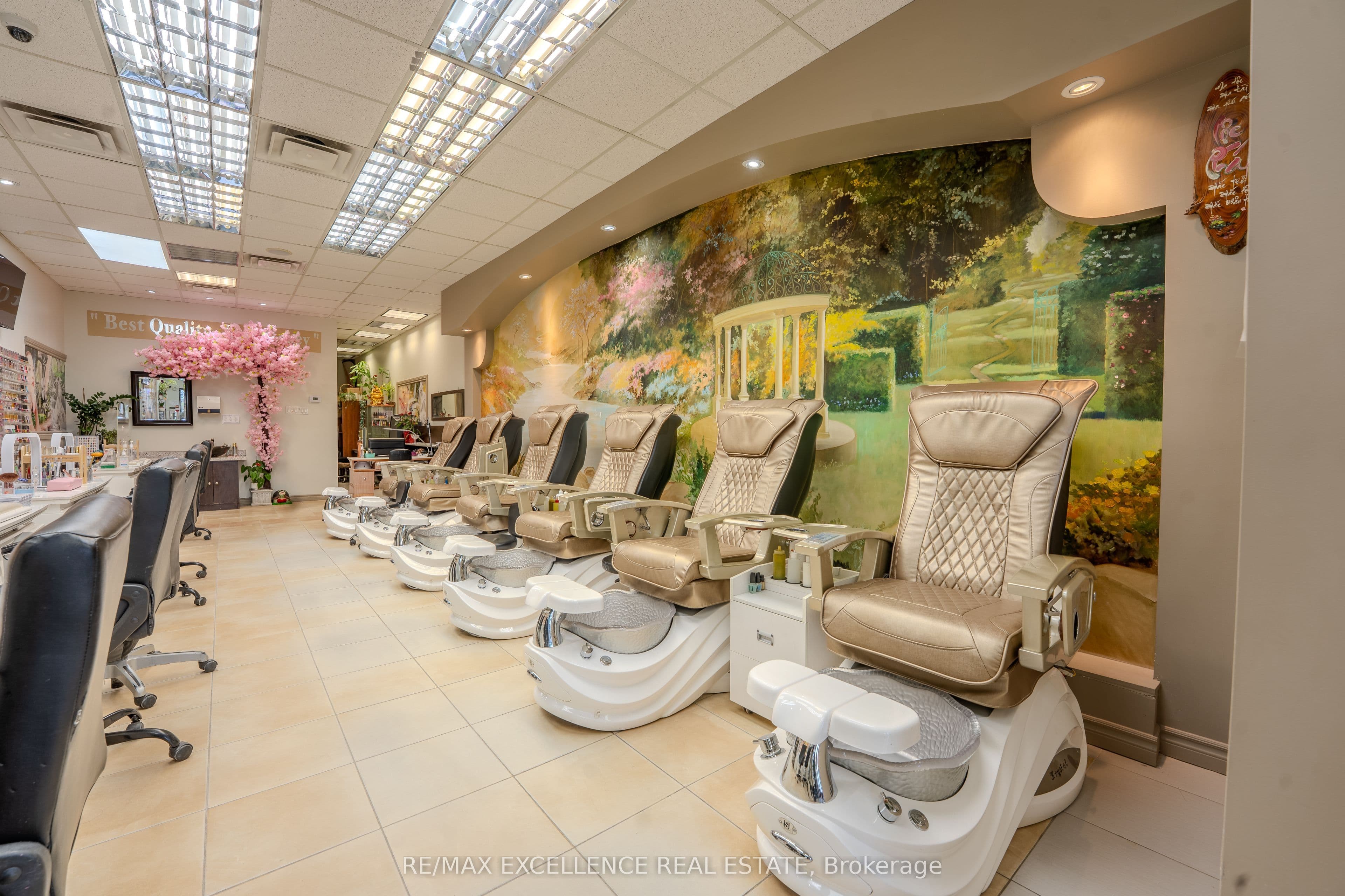 1 Steeles Avenue 11, Brampton, ON L6W 4J6