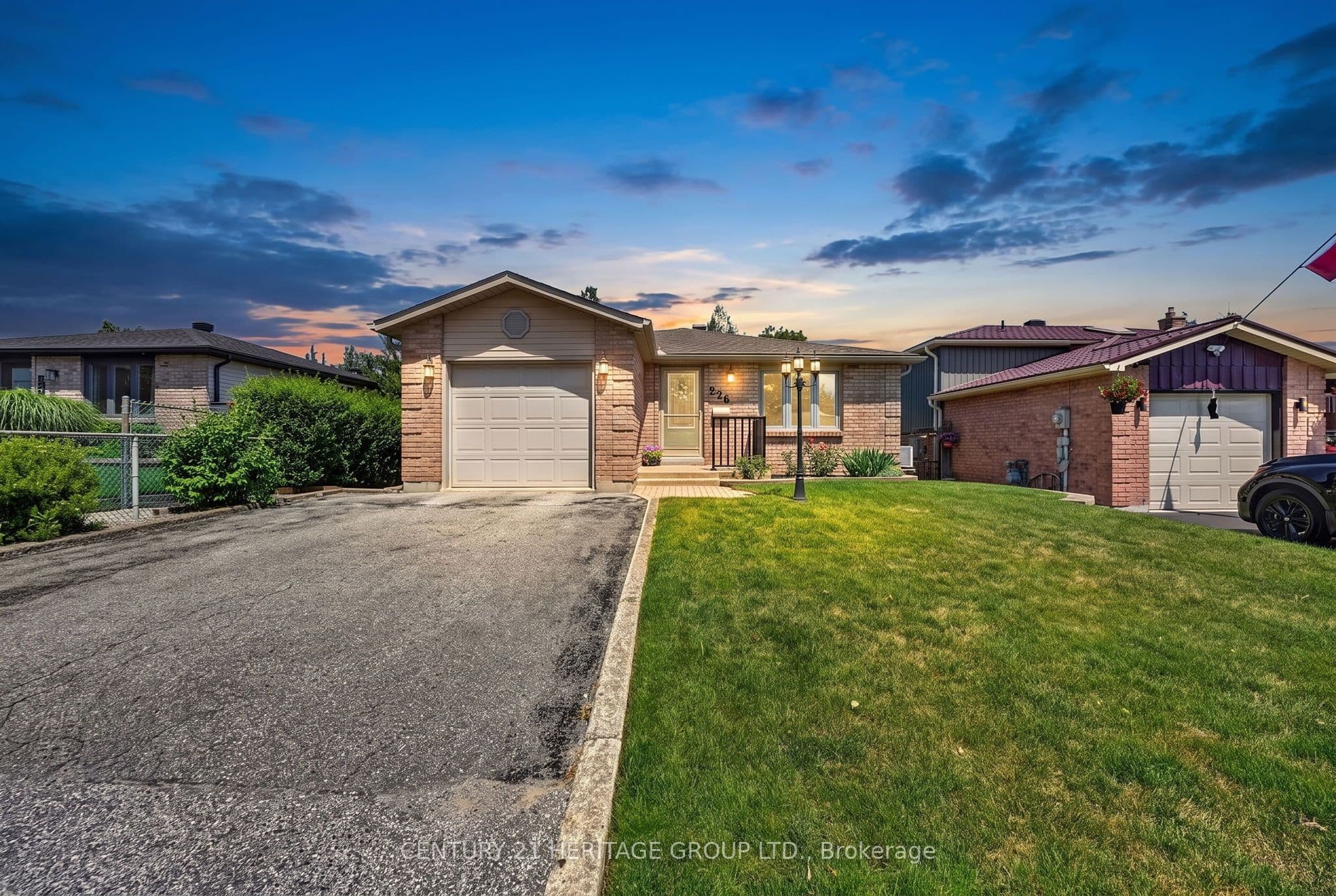 226 Lillian Crescent, Barrie, ON L4N 5Y8