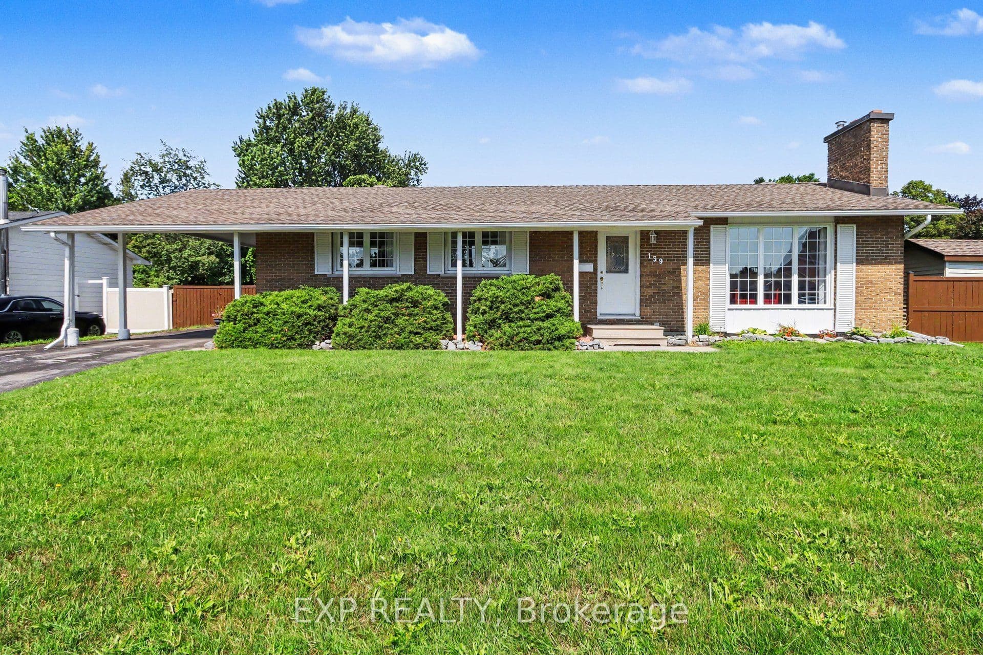 139 Abbeyhill Drive, Kanata, ON K2L 1H6