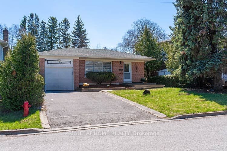 304 Roywood Crescent UPPER FLOOR, Newmarket, ON L3Y 1A5