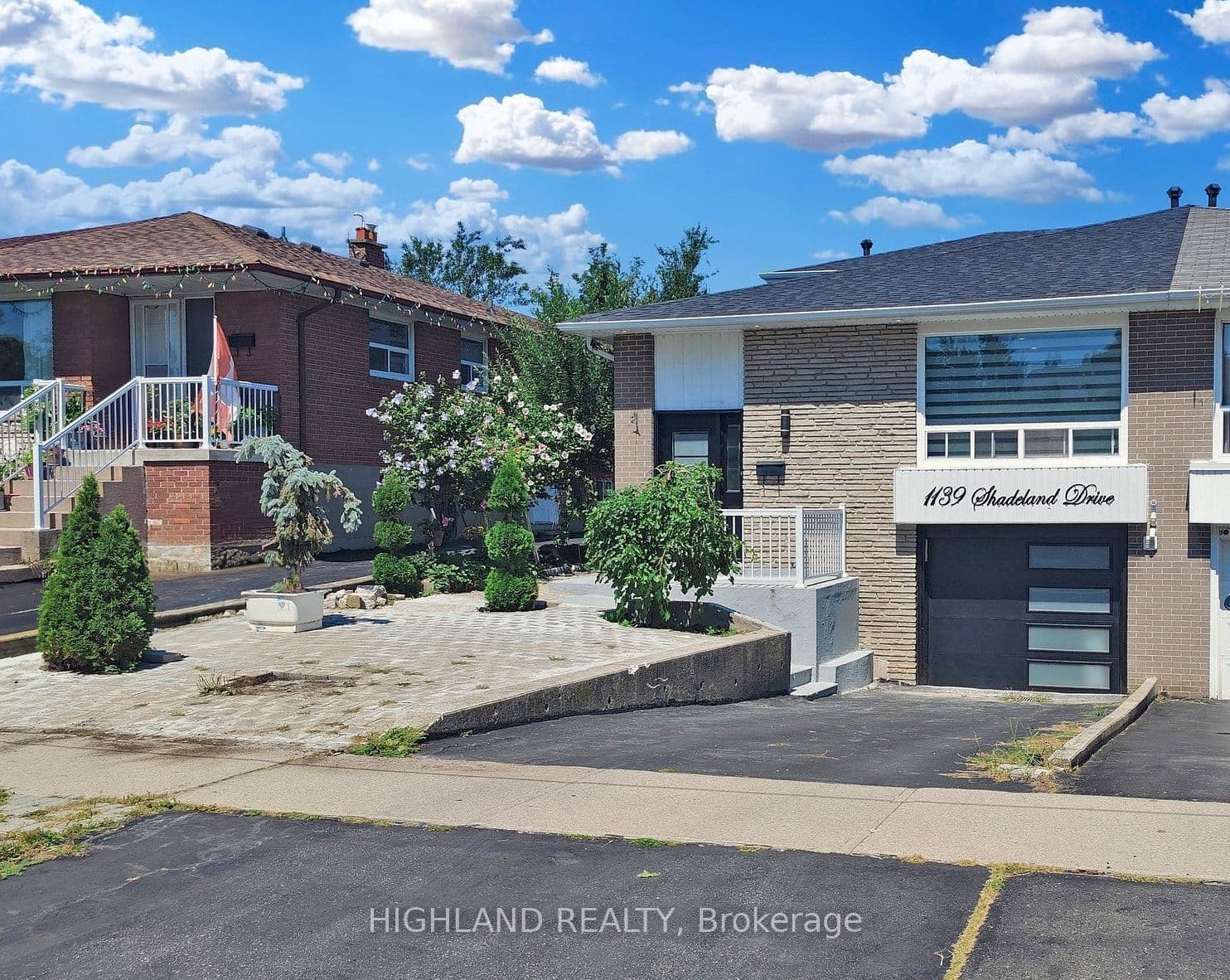 1139 Shadeland Drive Upper Level, Mississauga, ON L5C 1P2