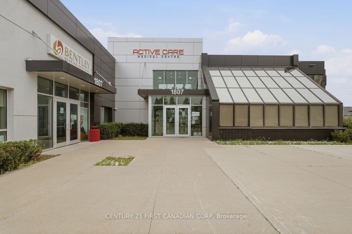 1807 Wonderland Road N, London North, ON N6G 5C2