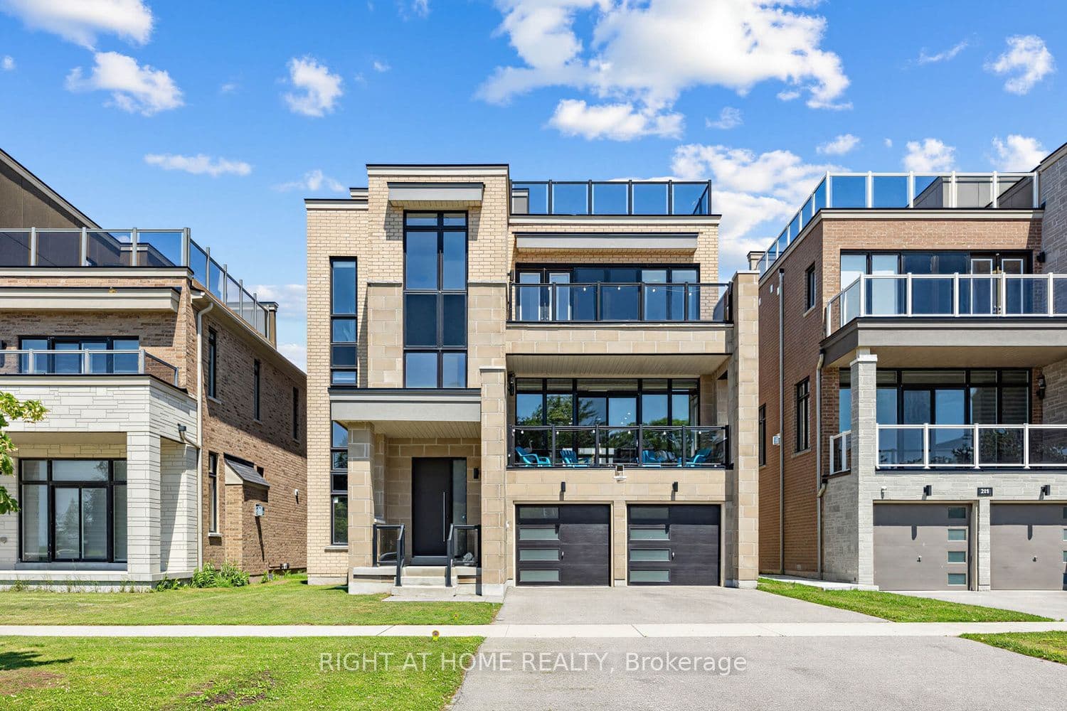 215 Port Darlington Road, Clarington, ON L1C 4A7