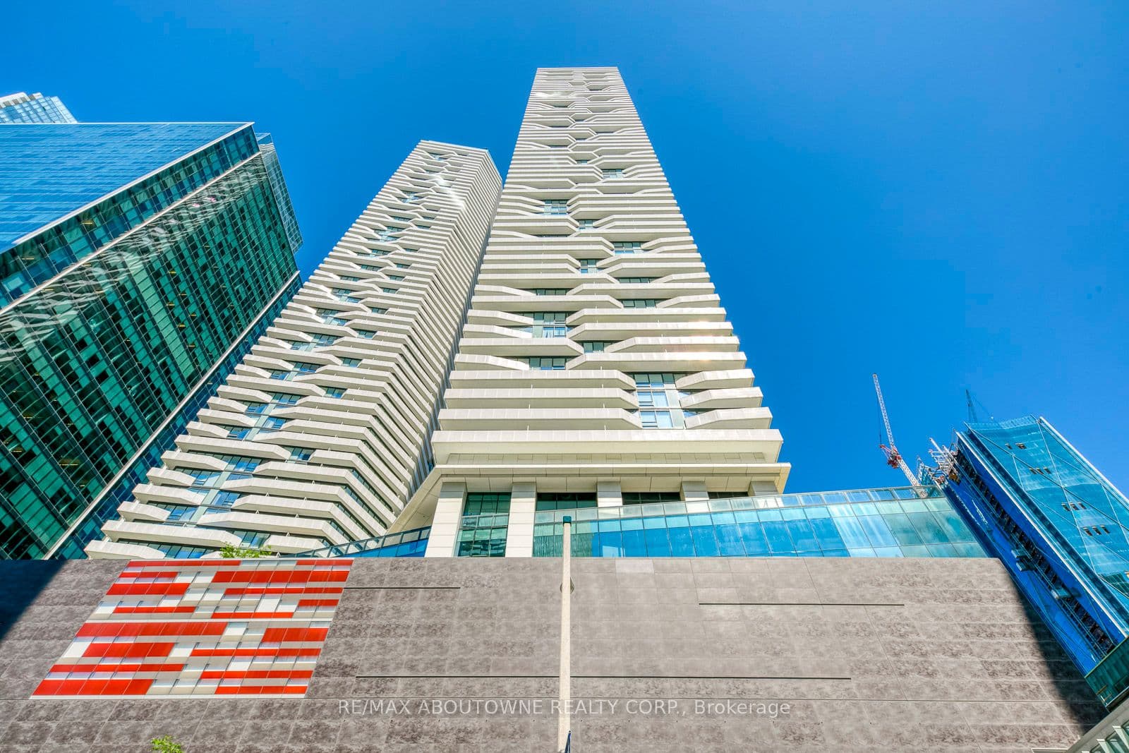 88 Harbour Street 4906, Toronto, ON M5J 0C3