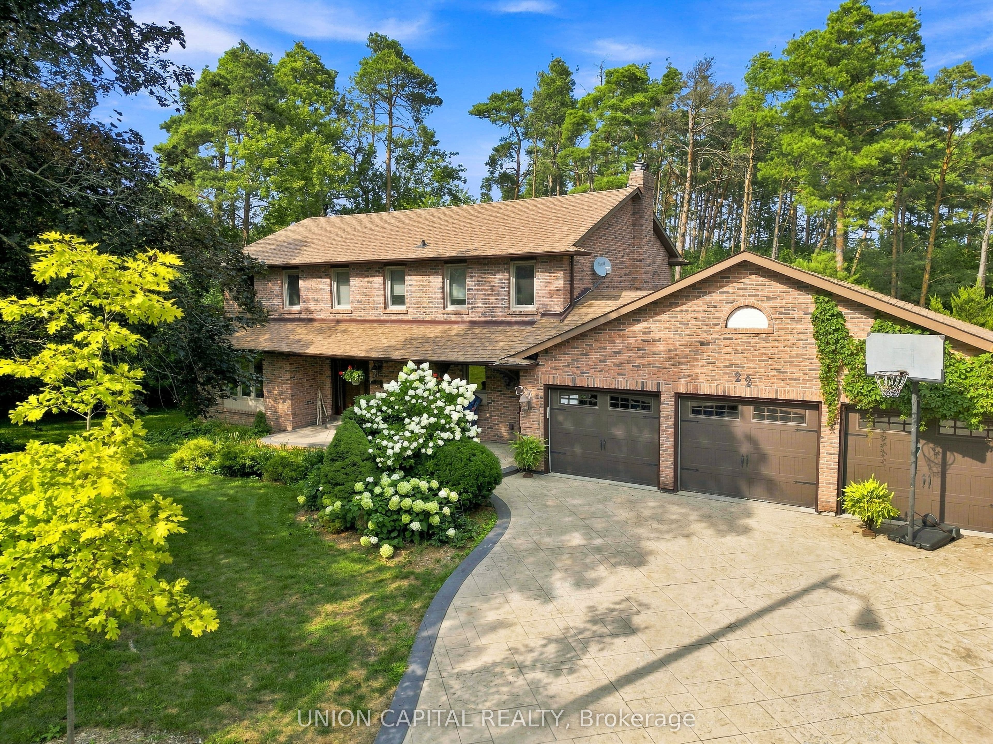22 Cynthia Crescent, Richmond Hill, ON L4E 2P8