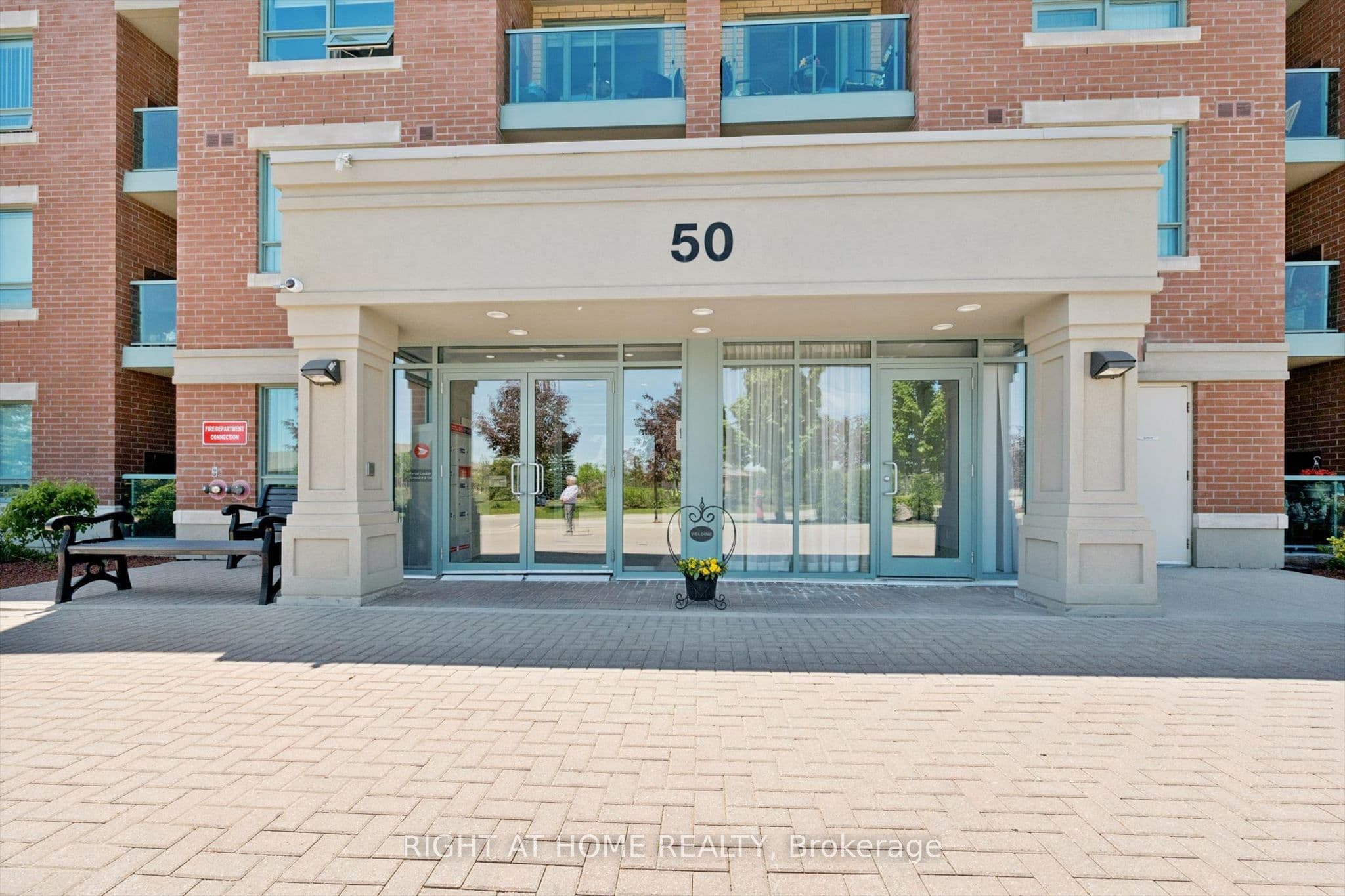 50 Via Rosedale Way 113, Brampton, ON L6R 3Z6