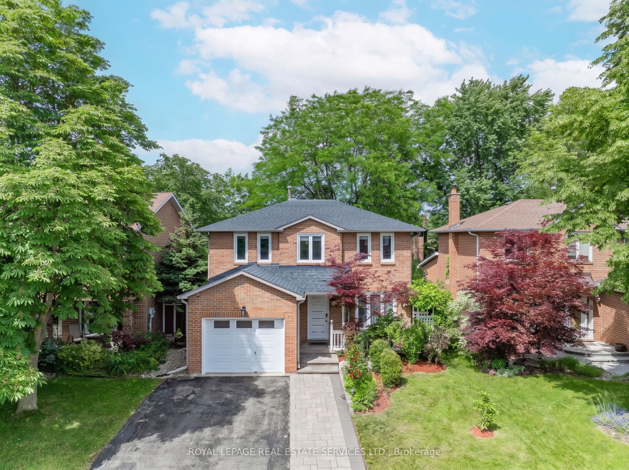 147 Speyside Drive, Oakville, ON L6L 5Y1