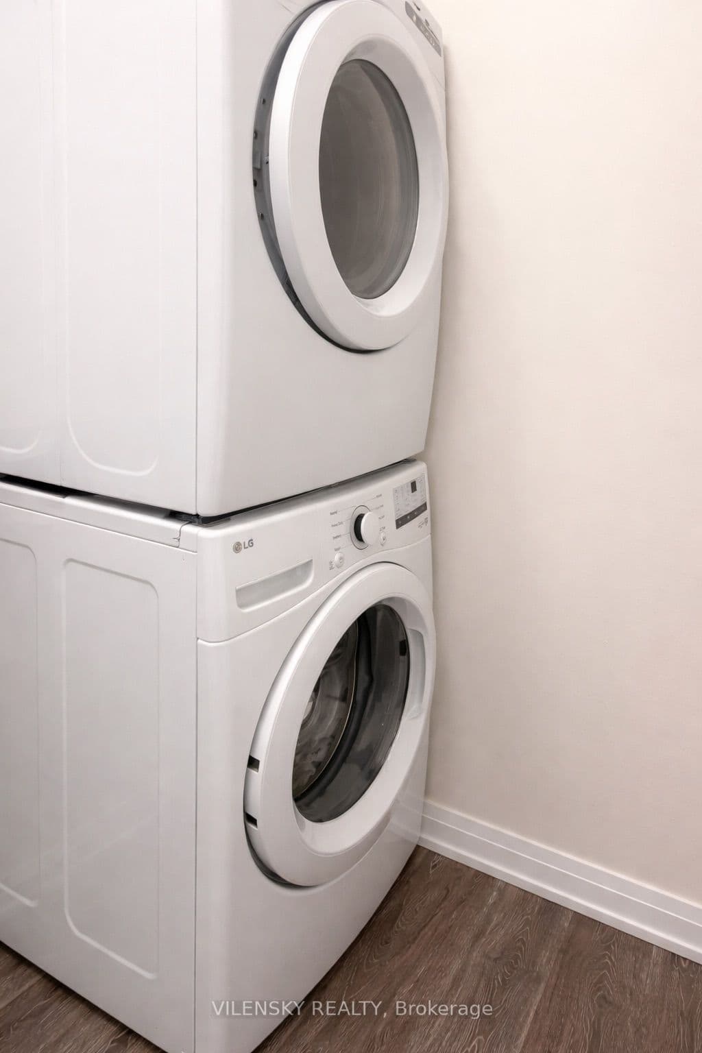 7241 Bathurst Street 11, Vaughan, ON L4J 3W1