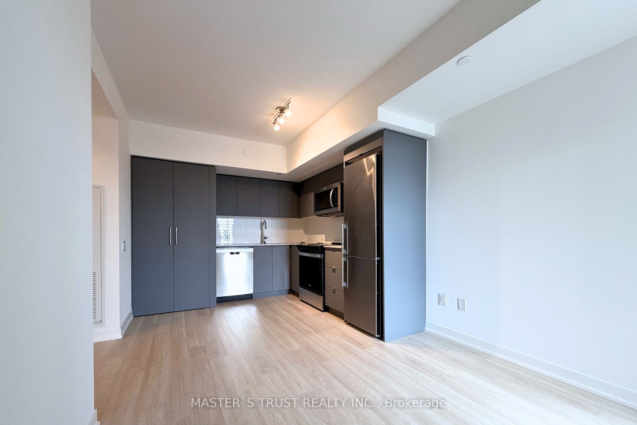 500 Wilson Avenue 629, Toronto, ON M3H 0E5