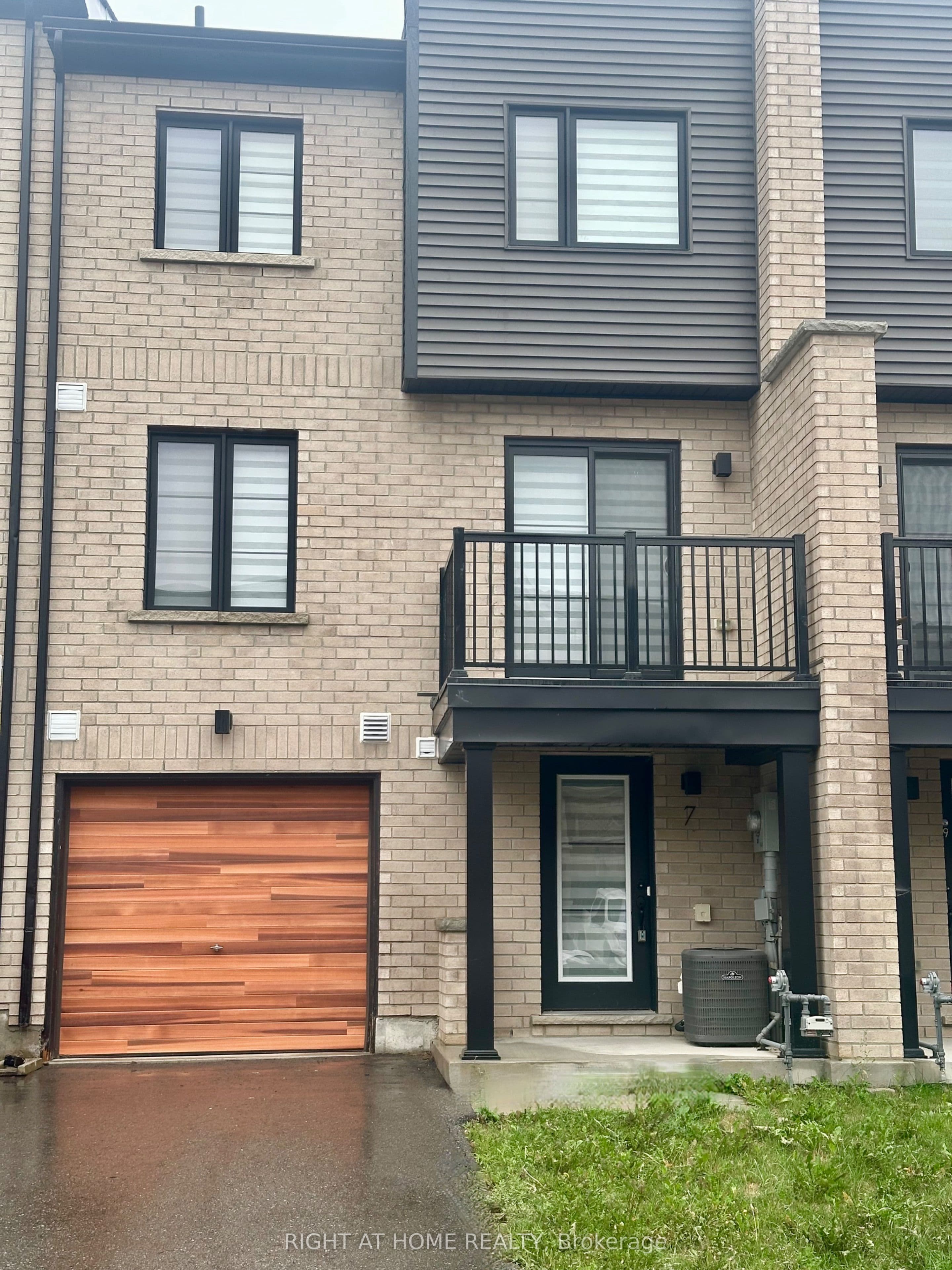 7 Wagon Lane, Barrie, ON L9J 0V4