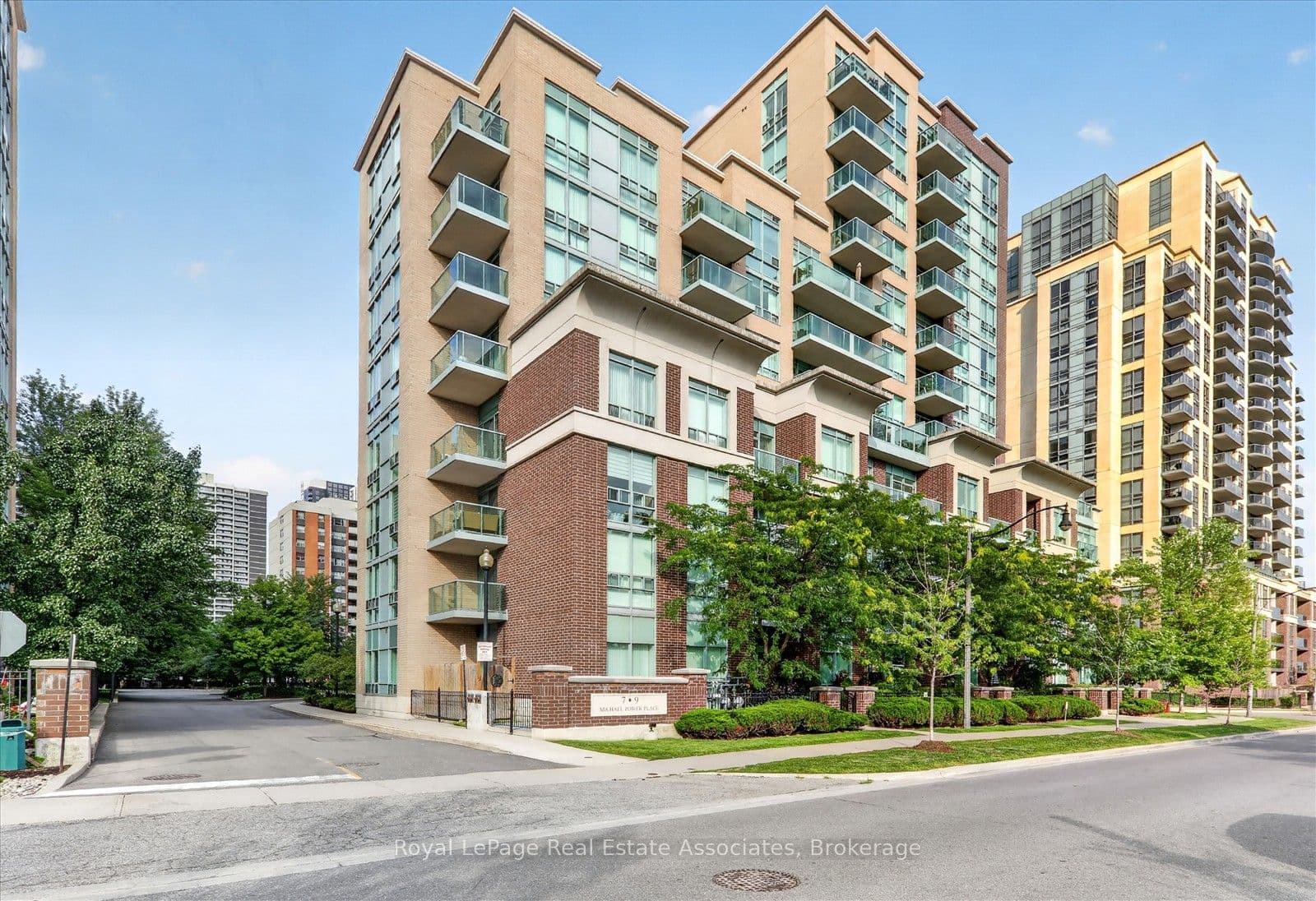 7 Michael Power Place 908, Toronto, ON M9A 0A4