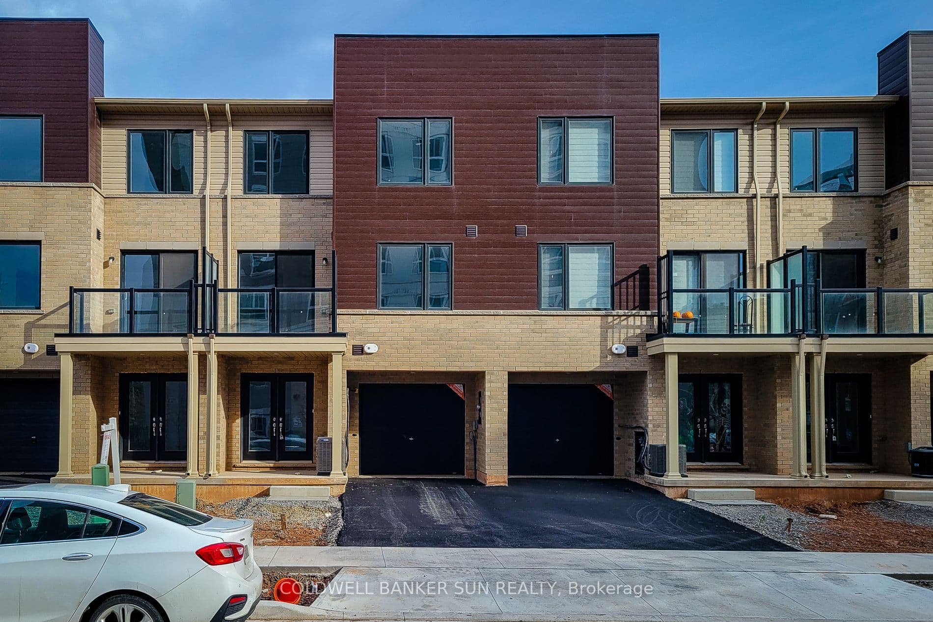 7 Roxanne Drive, Hamilton, ON L8H 1L9