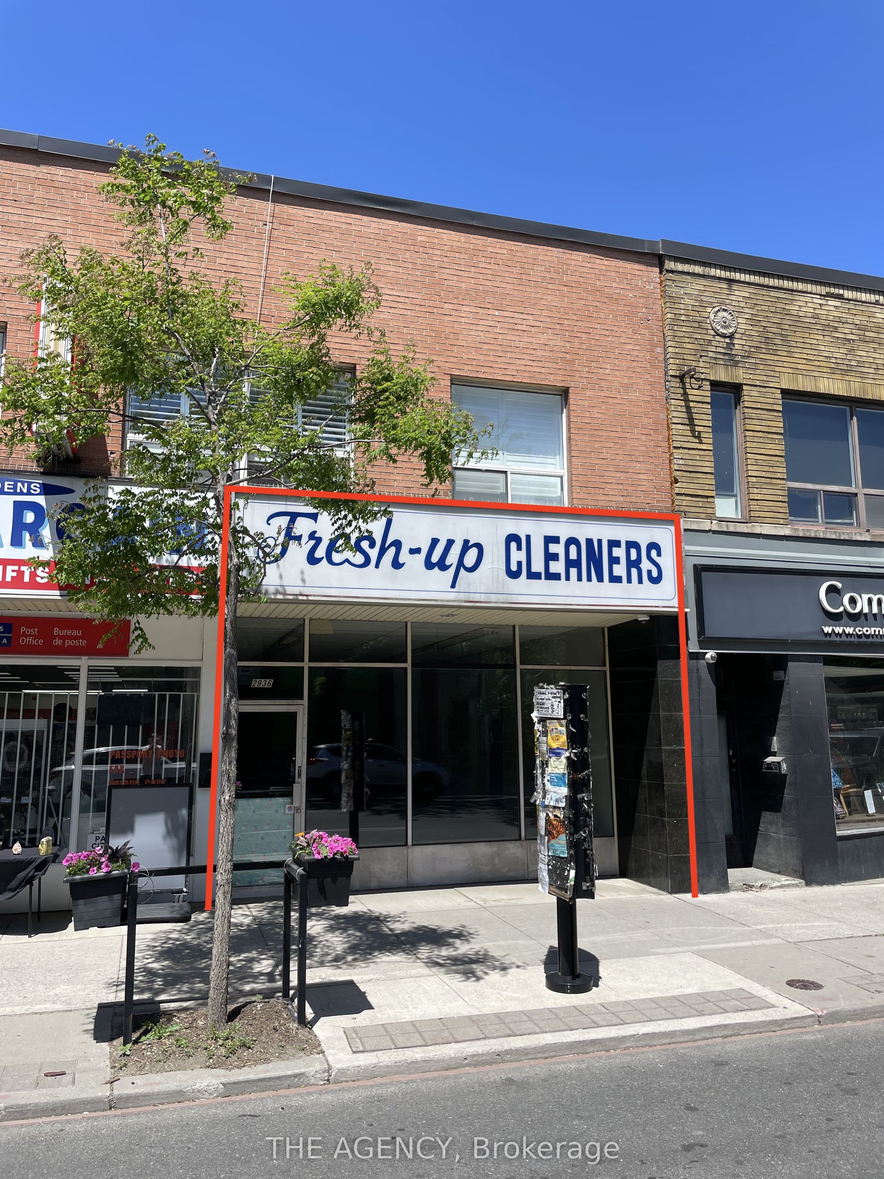 2936 Dundas Street W, Toronto, ON M6P 1Y8