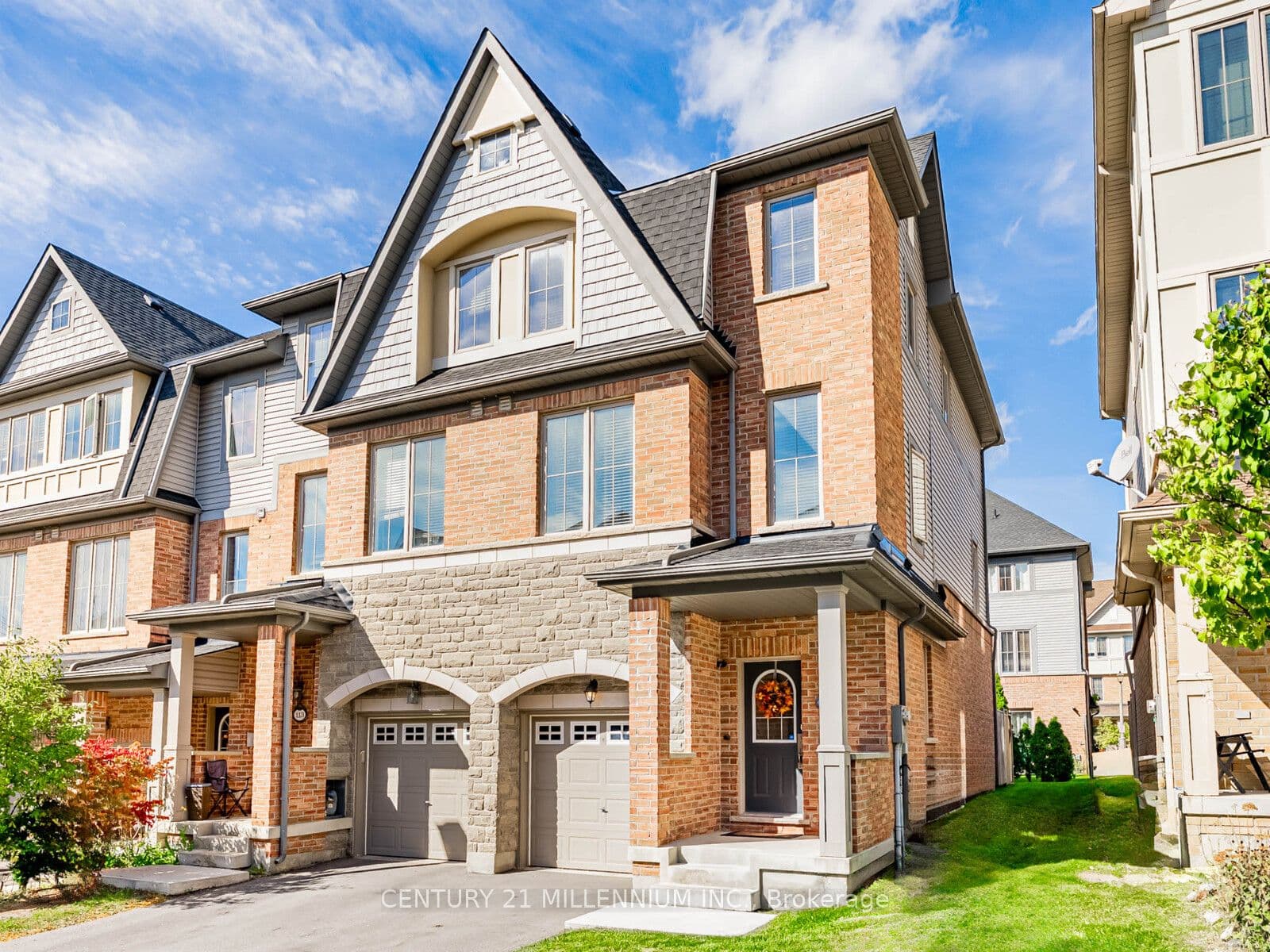 111 Cedar Lake Crescent, Brampton, ON L6Y 0R1