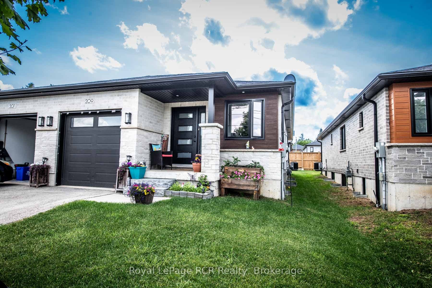 209 Church Street N, Wellington North, ON N0G 2L4