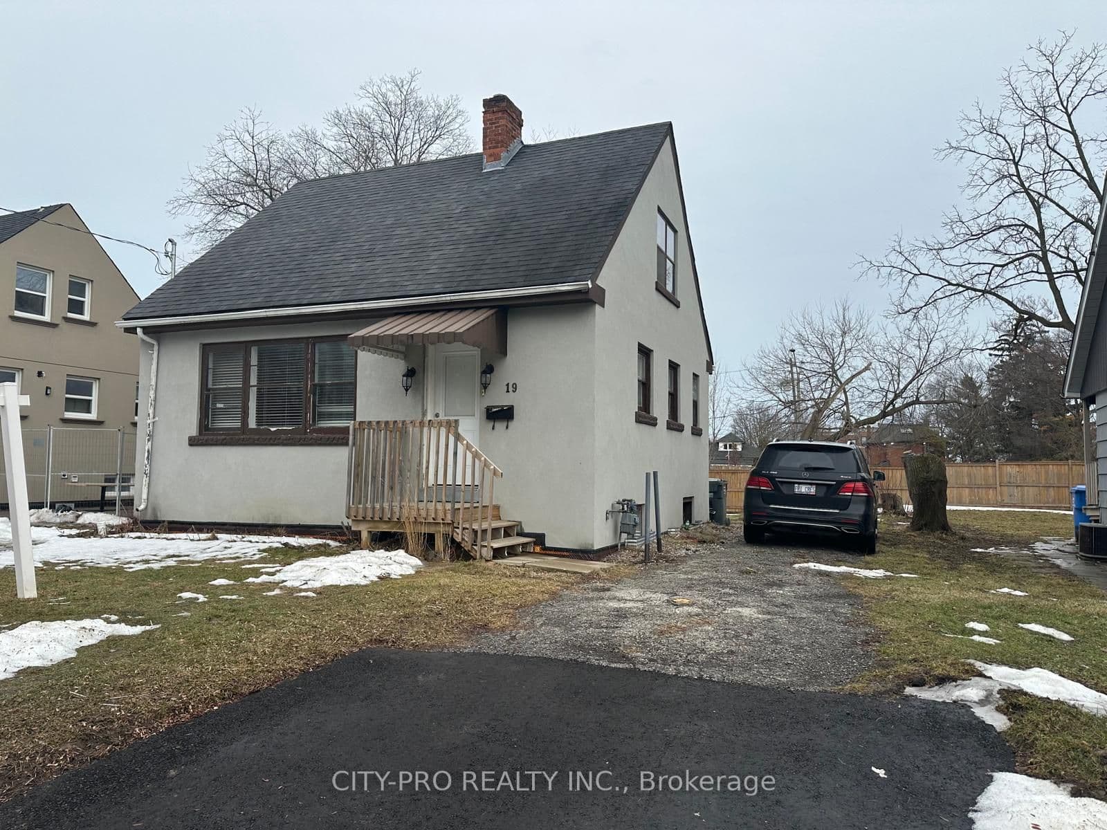 19 Pearl Street, Mississauga, ON L5M 1X1