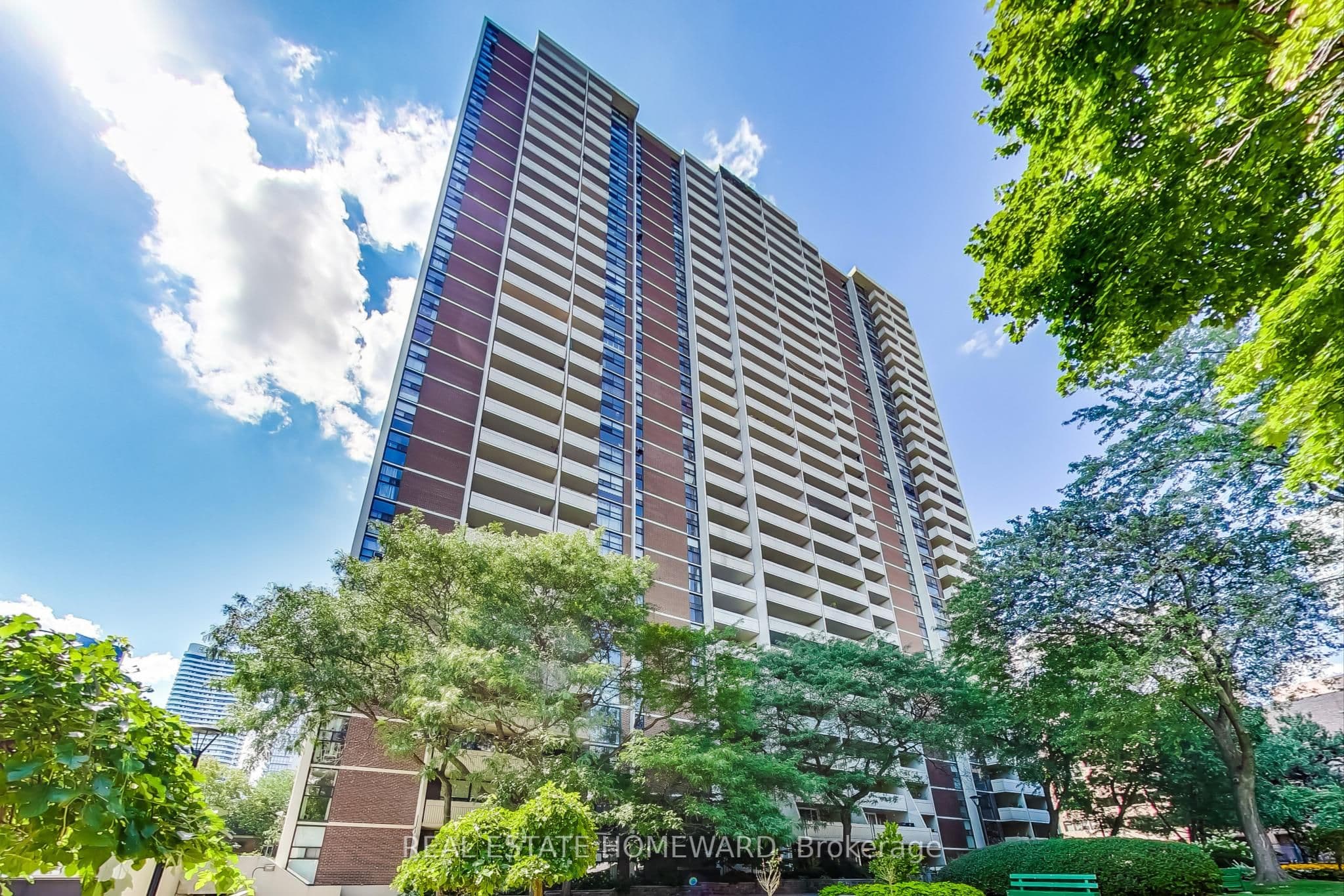 40 Homewood Avenue 707, Toronto, ON M4Y 2K2