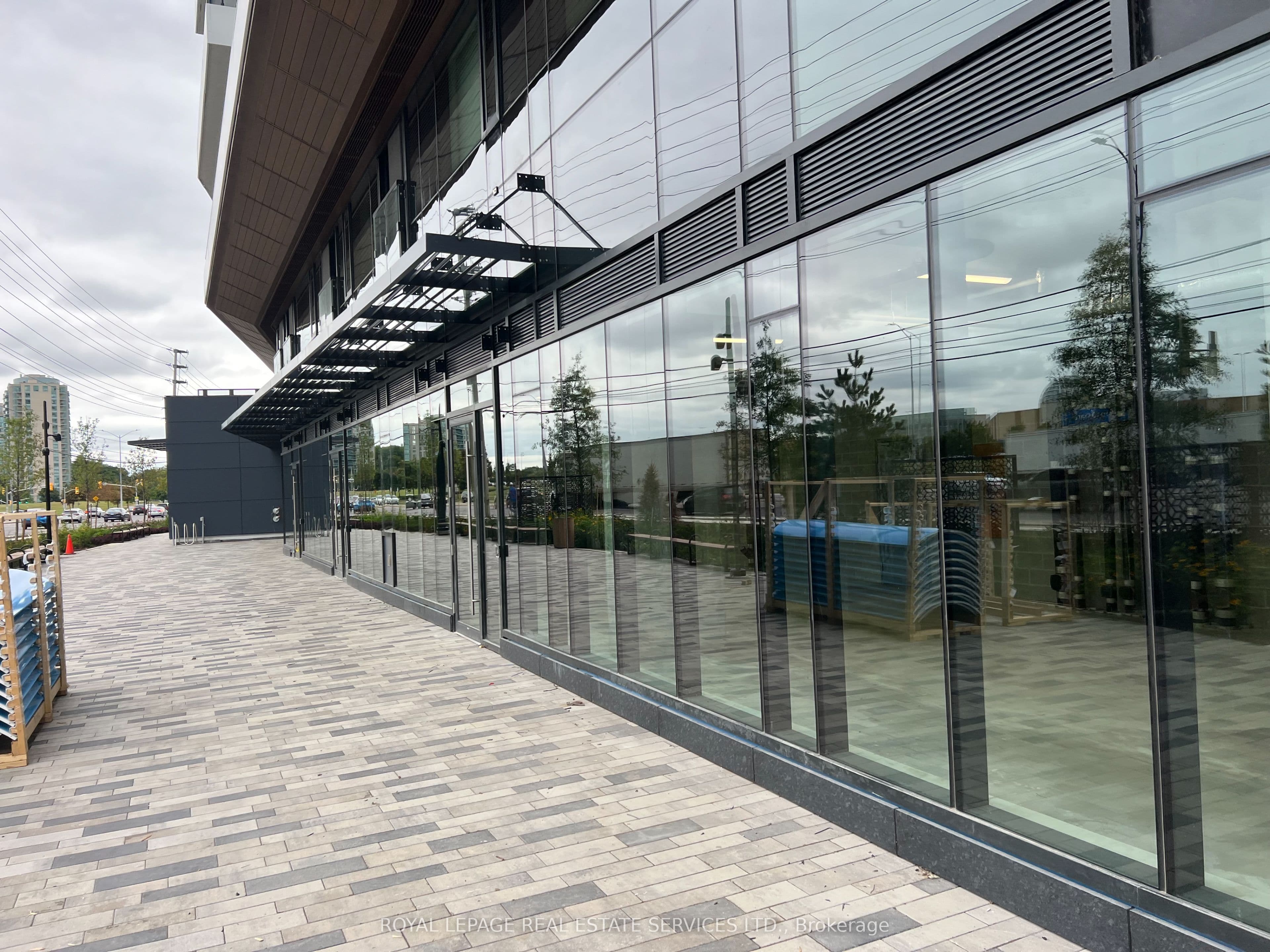 2485 Eglinton Avenue W 6, Mississauga, ON L5M 2T1